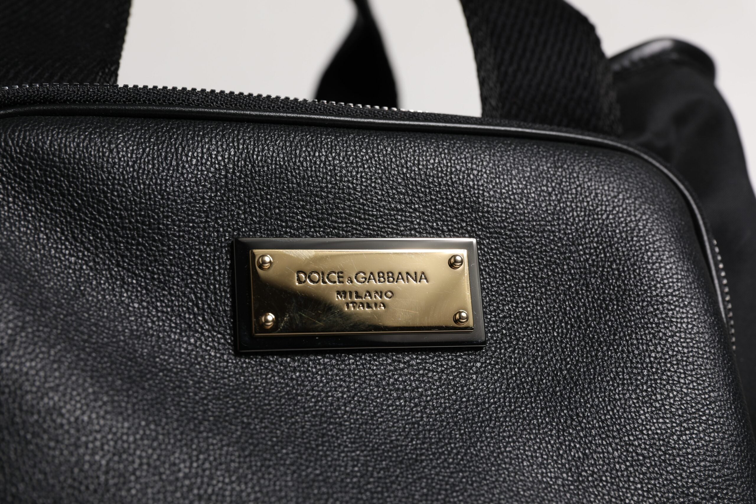 Dolce &amp; Gabbana – Schwarze Tragetasche mit Logo-Schild und Schultergurt für Haustiere