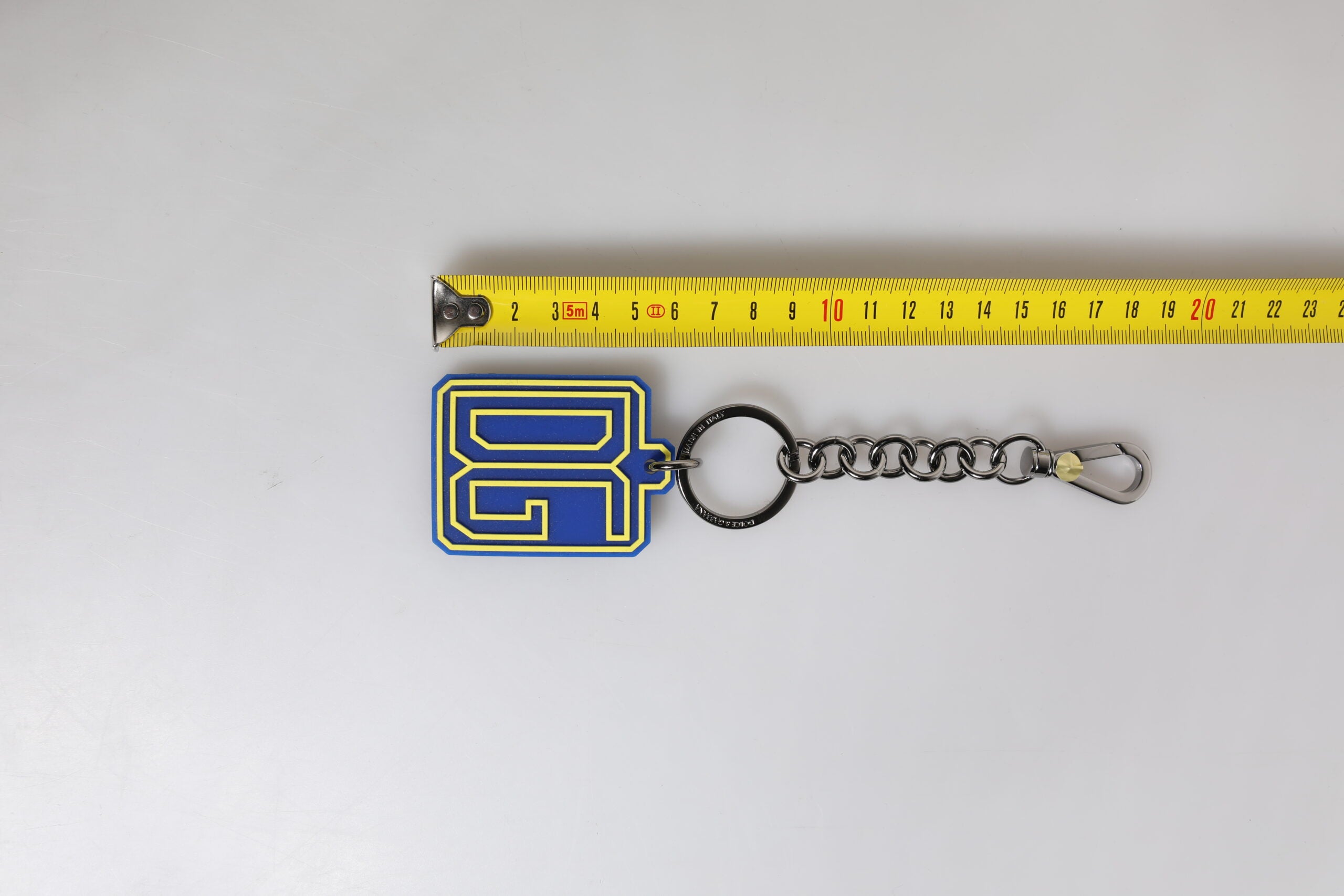 Dolce &amp; Gabbana Blau Gelb DG Gummi Logo Silber Herren Schlüsselanhänger Schlüsselanhänger
