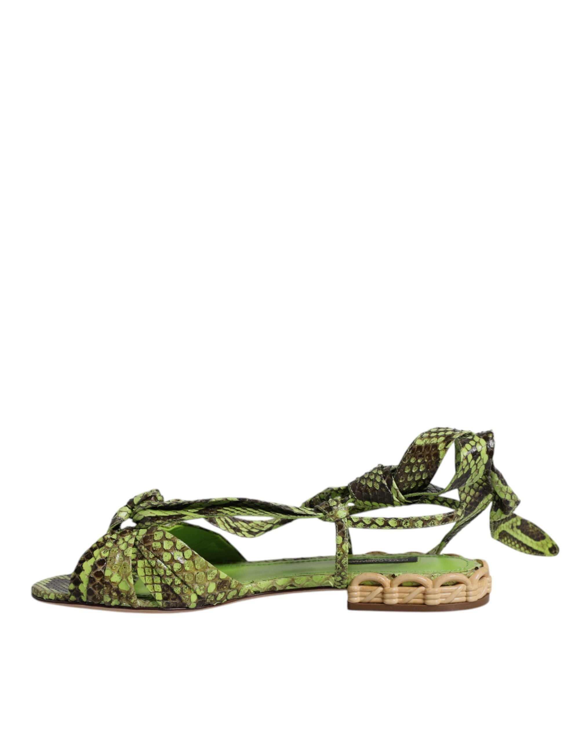 Dolce &amp; Gabbana Grüne Sandalen mit Knöchelriemen und Tiermuster