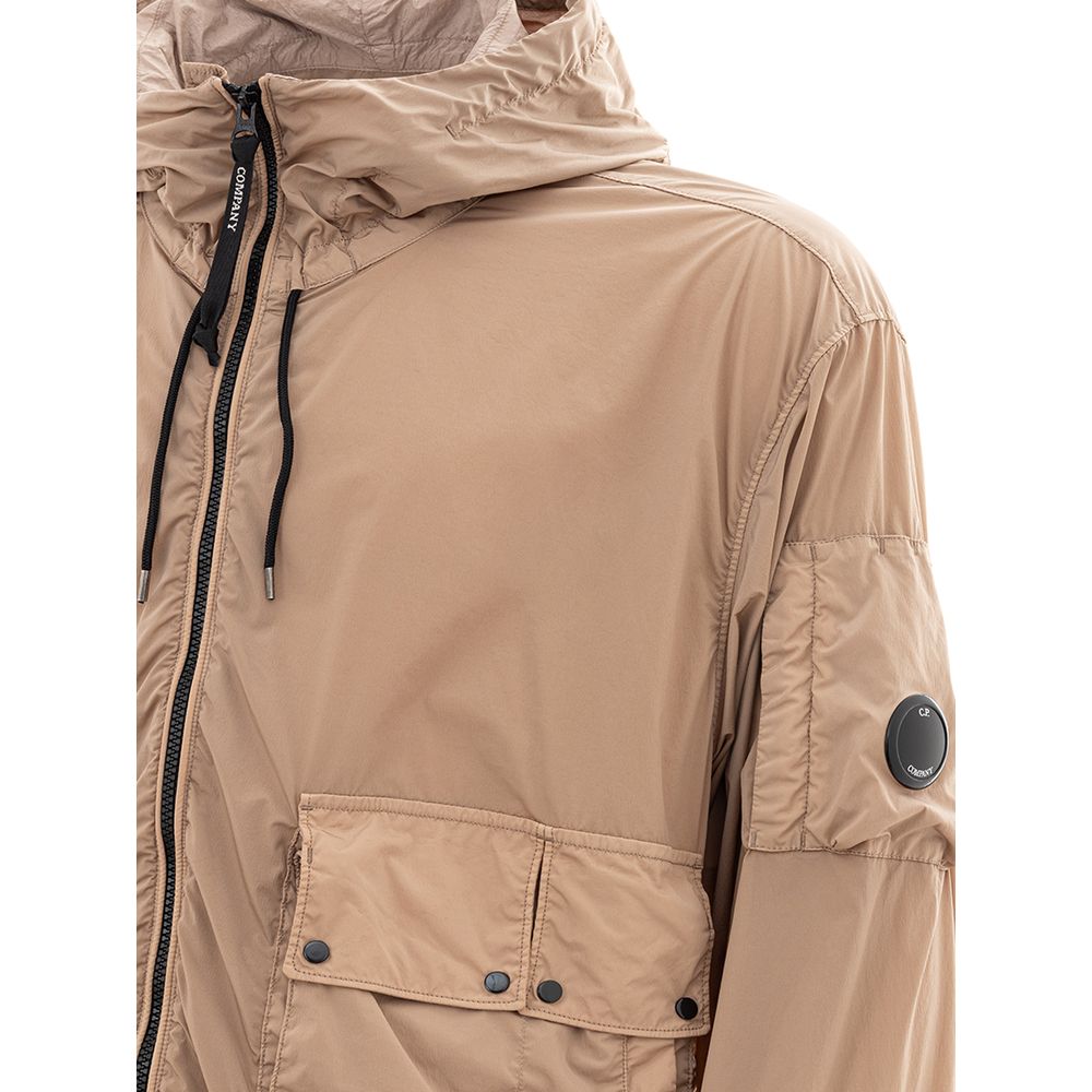 CP Company – Beige Polyamidjacke im gehobenen Urban-Stil