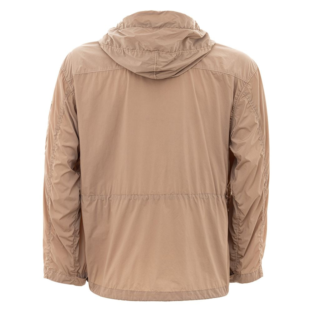 CP Company – Beige Polyamidjacke im gehobenen Urban-Stil