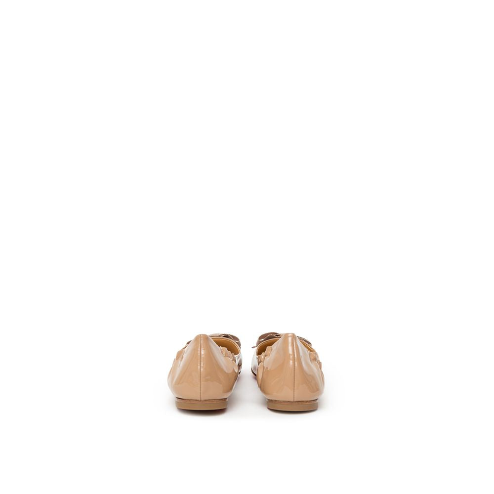 Christian Louboutin – Flacher Schuh aus beigefarbenem Lackleder