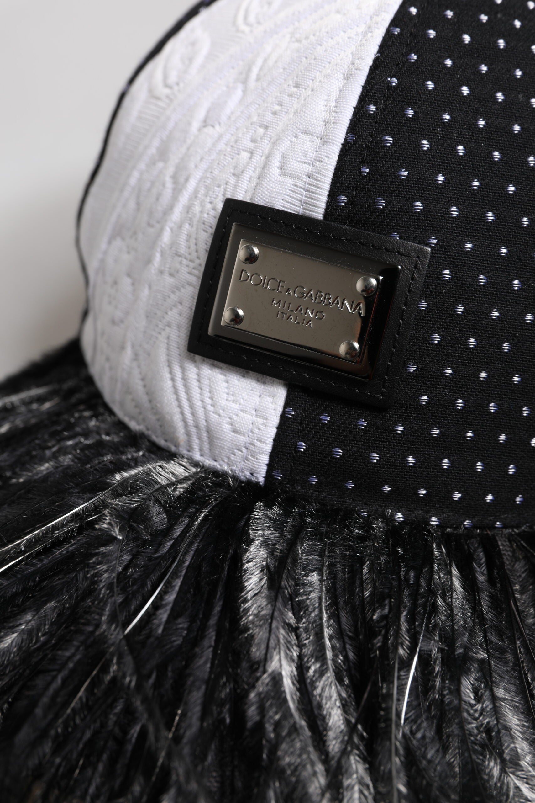 Dolce &amp; Gabbana – Baseballkappe mit Federn und weißen und schwarzen Punkten