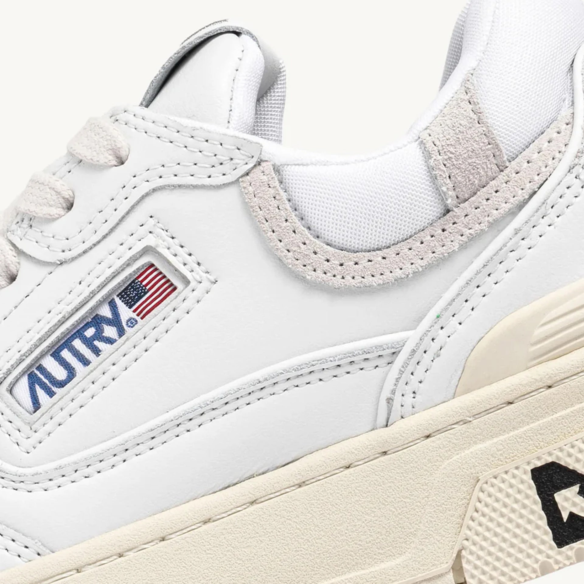 AUTRY CLC LOW SNEAKERS