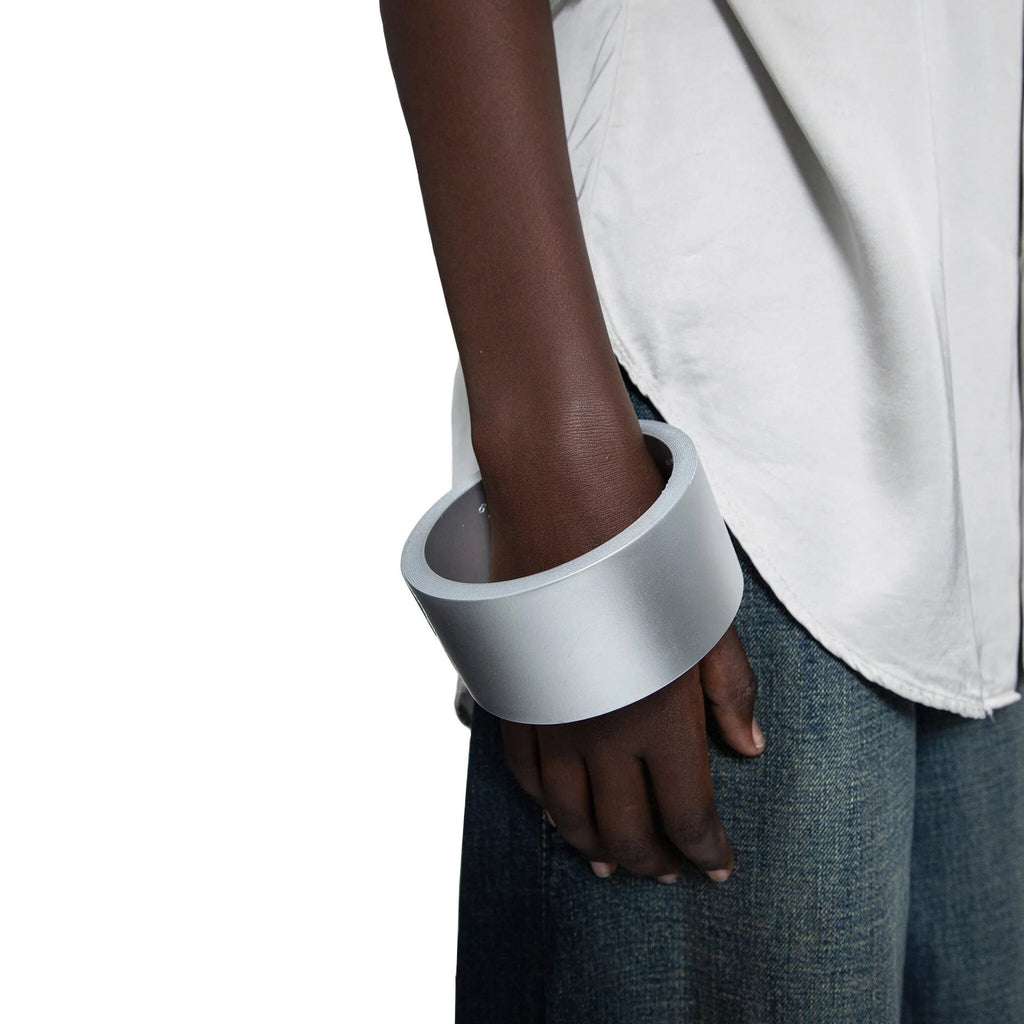 MM6 Maison Margiela Logo Engaved Large Bracelet One size – Siebentaschen