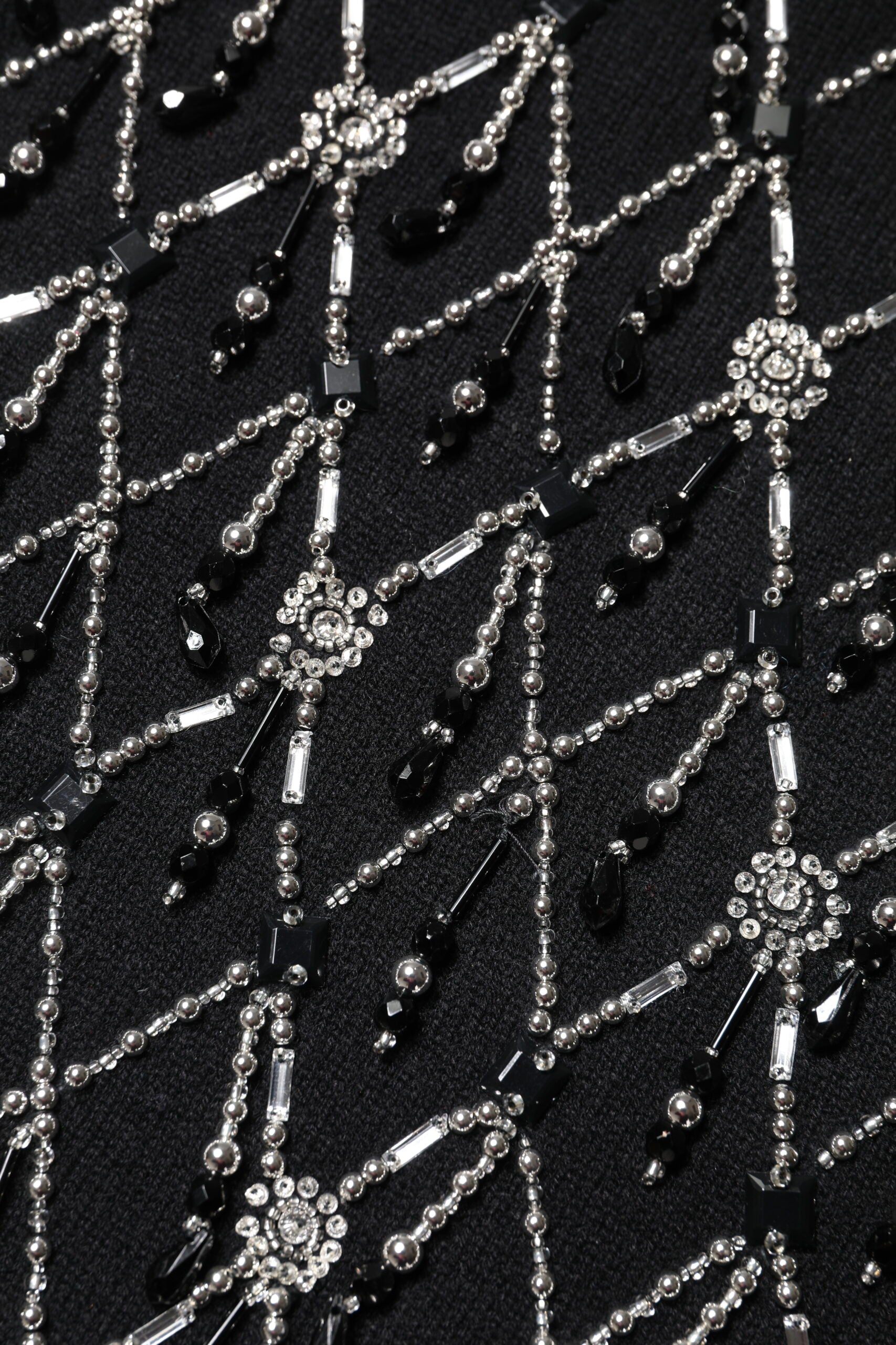 Dolce &amp; Gabbana – Schwarzes, langärmliges Oberteil aus Kaschmir mit Verzierung