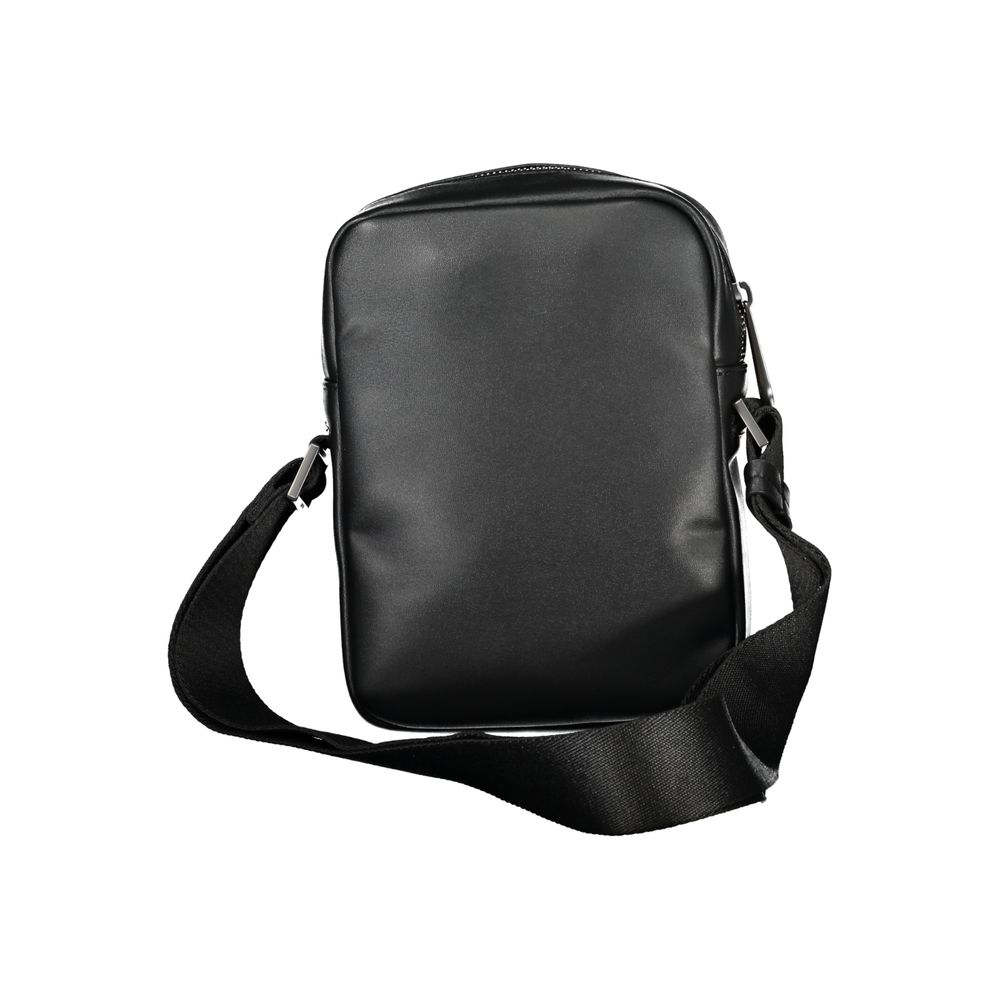 Calvin Klein – Eco-Chic – Schwarze Umhängetasche mit Logodetail