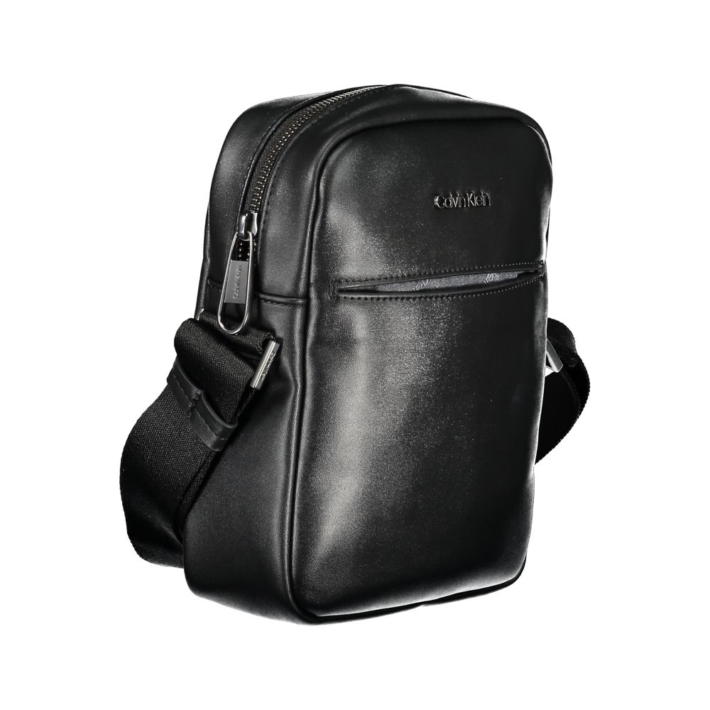 Calvin Klein – Eco-Chic – Schwarze Umhängetasche mit Logodetail