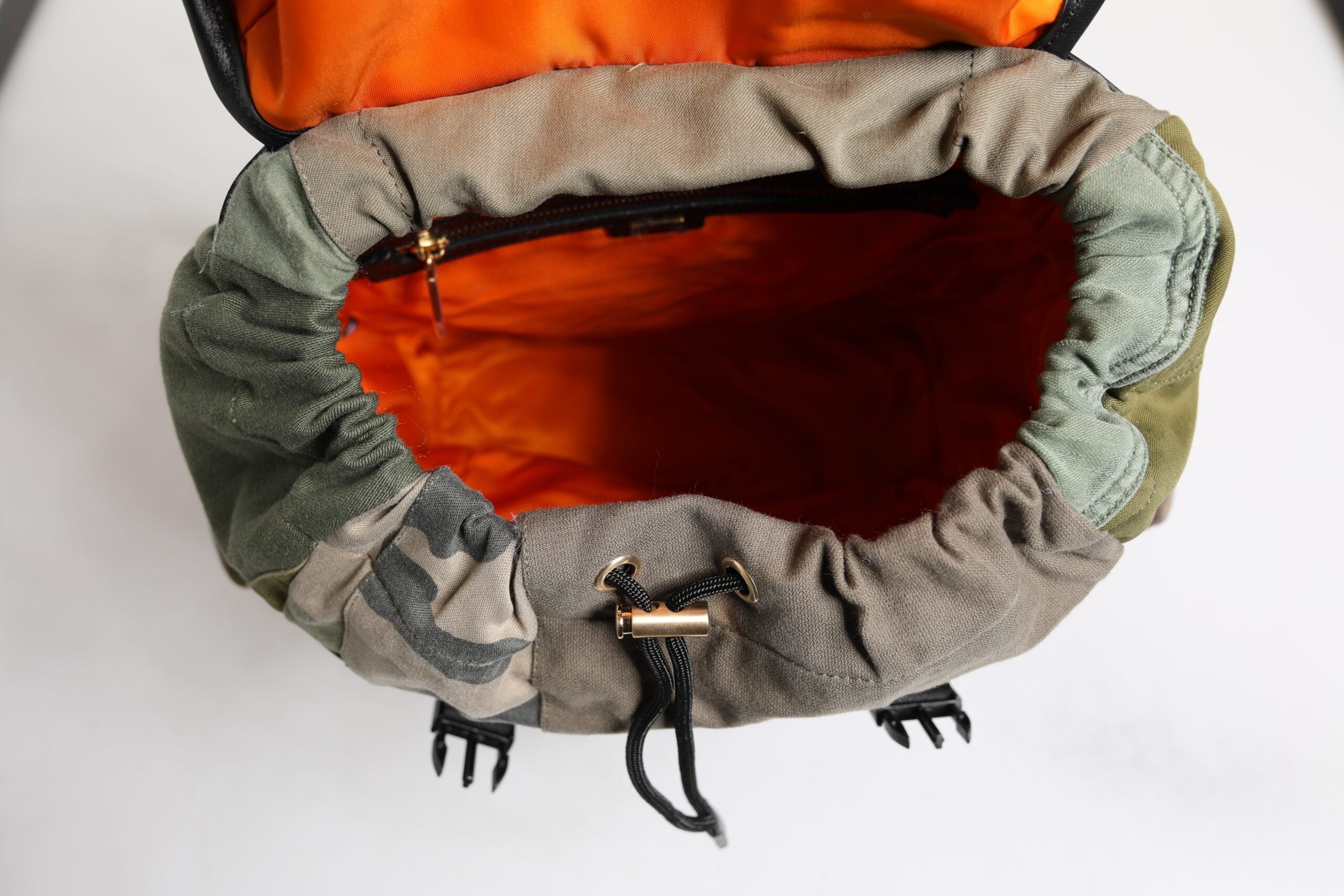 Dolce &amp; Gabbana Grüner Patchwork-Reiserucksack Militärtasche