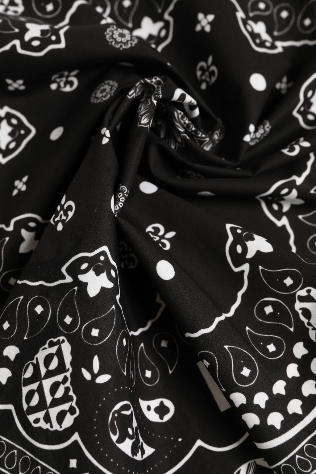 Dolce &amp; Gabbana Schwarz Weiß Bandana Square Herren Foulard Schal