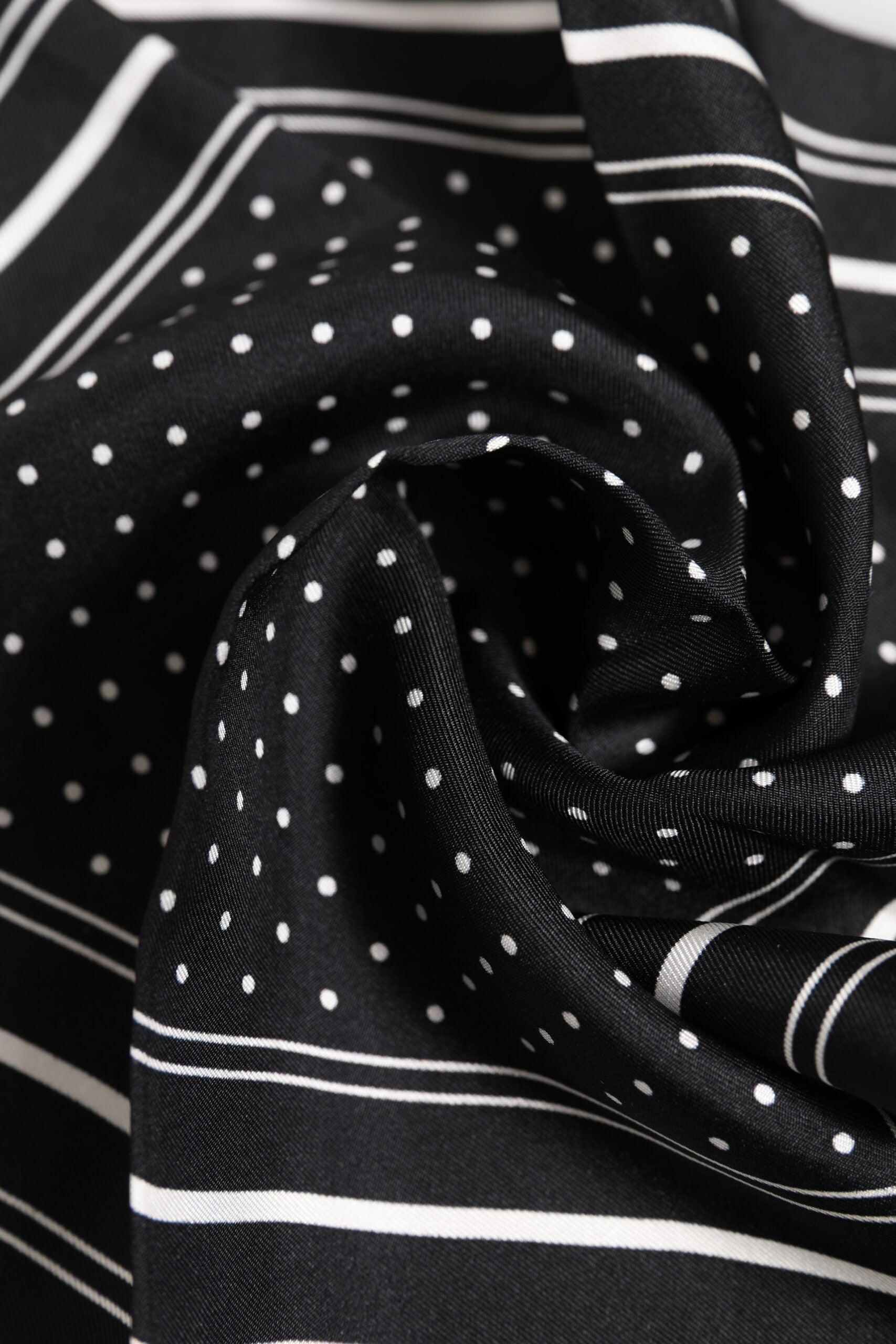 Dolce &amp; Gabbana Schwarz-Weiß-Polka Dot Herren Foulard-Schal