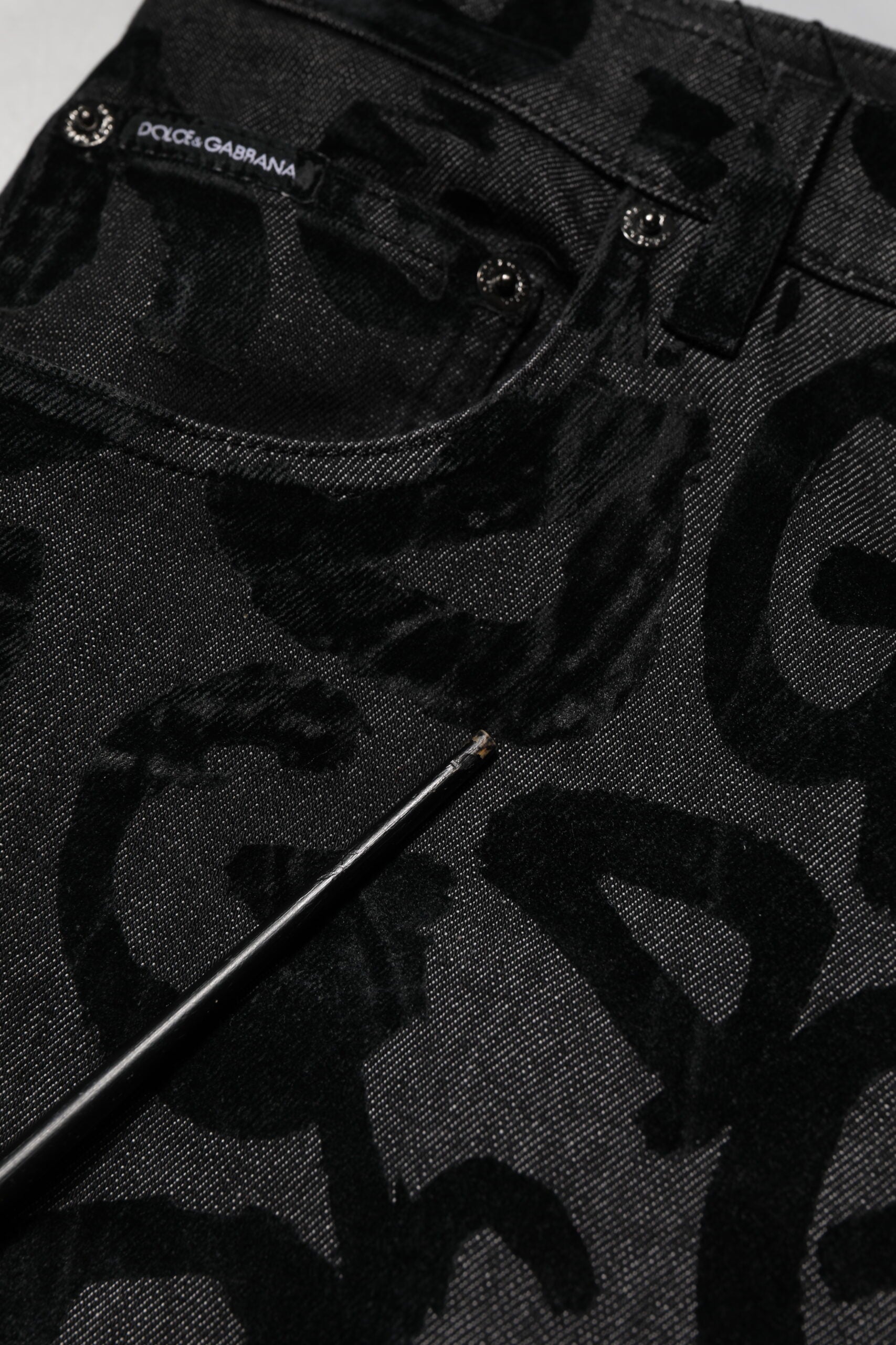 Dolce &amp; Gabbana Graue, gerade geschnittene Jeans mit DG-Logo aus Baumwolle für Herren