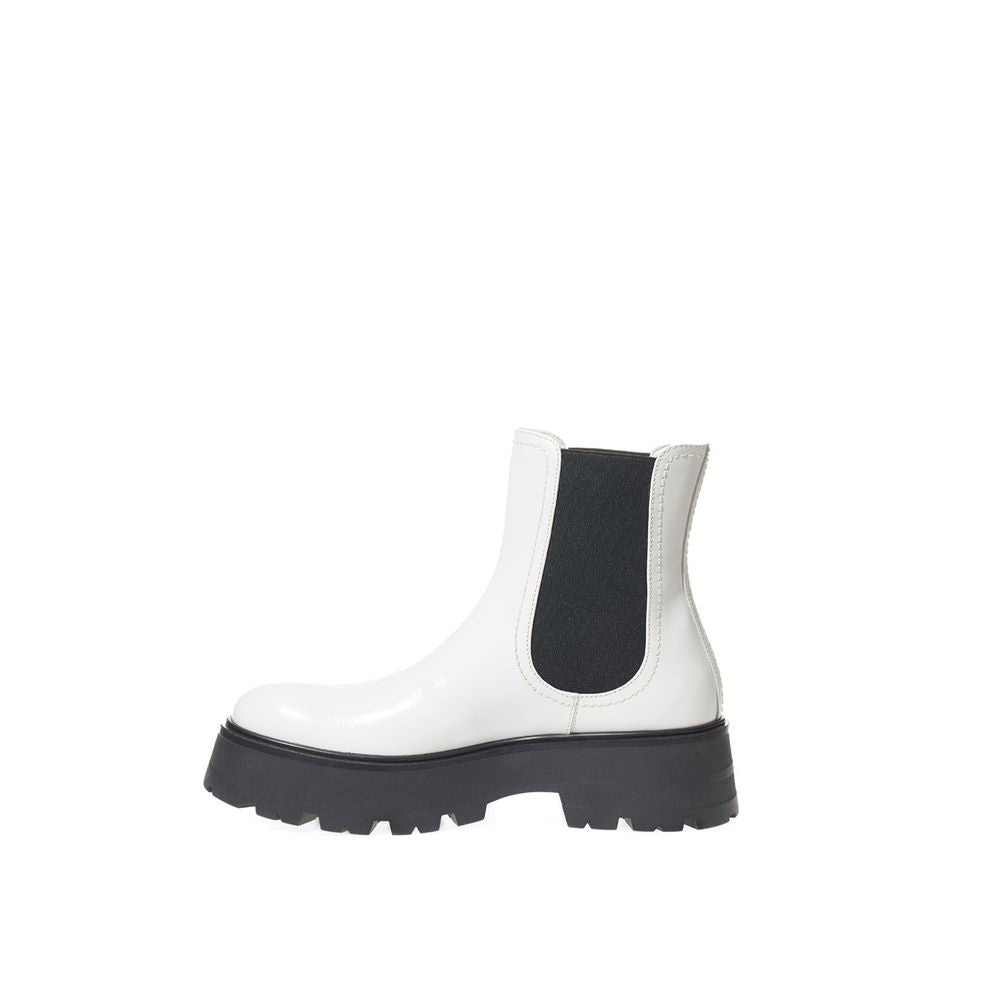 Alexander McQueen – Schwarz-weißer Lederstiefel
