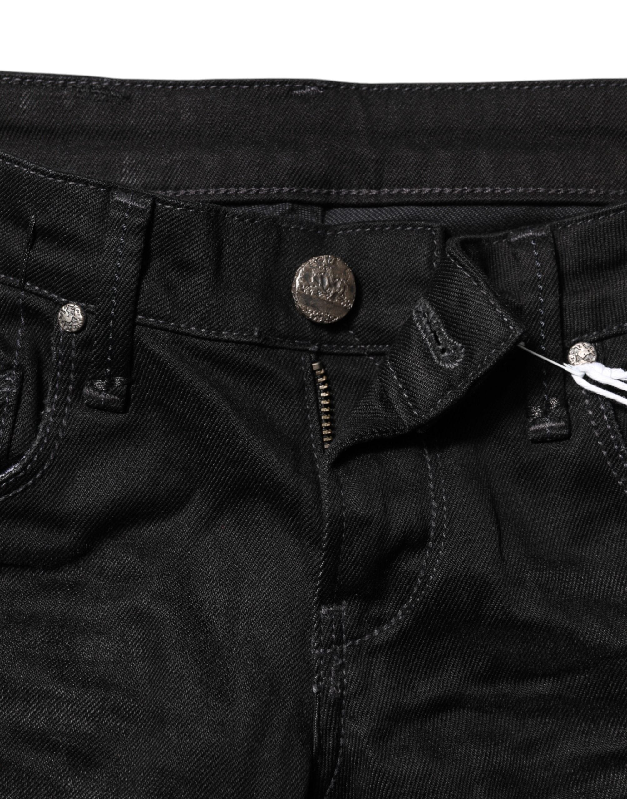 Acht – Schwarze Slim Fit-Jeans aus Baumwolldenim mit niedriger Taille