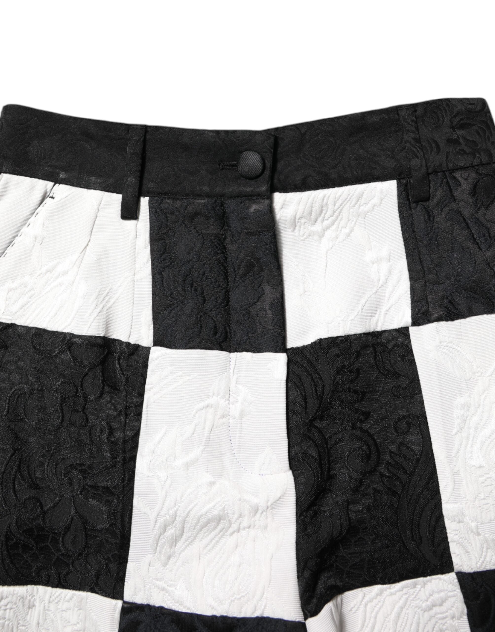 Dolce &amp; Gabbana – Hotpants-Shorts aus Brokat mit Blumenmuster in Schwarz und Weiß