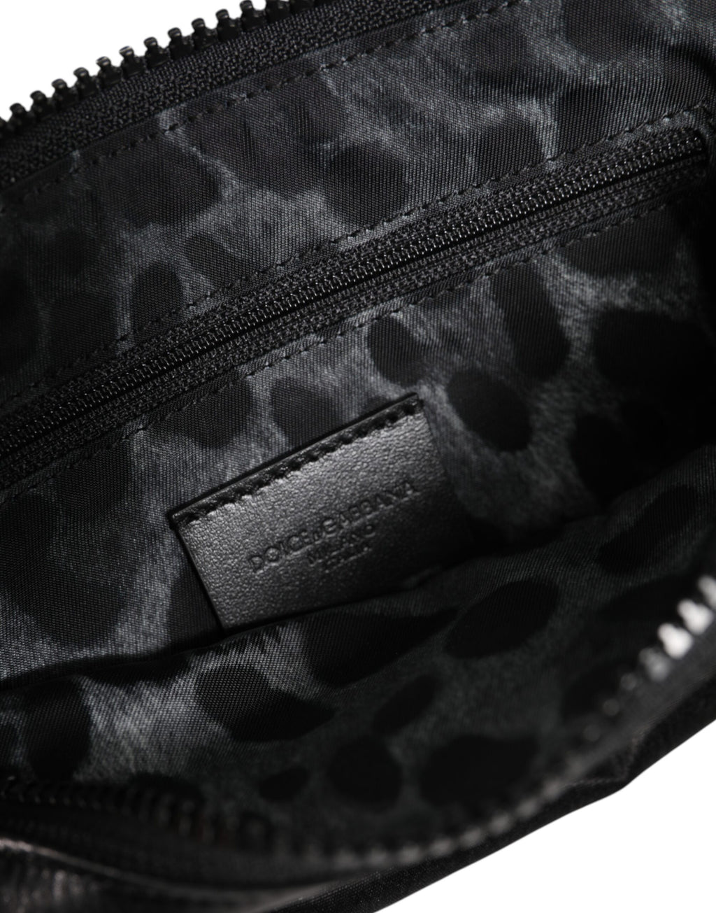 Dolce &amp; Gabbana – Schwarze Clutch aus Nylon mit Schlüsselanhänger und Logo-Schild