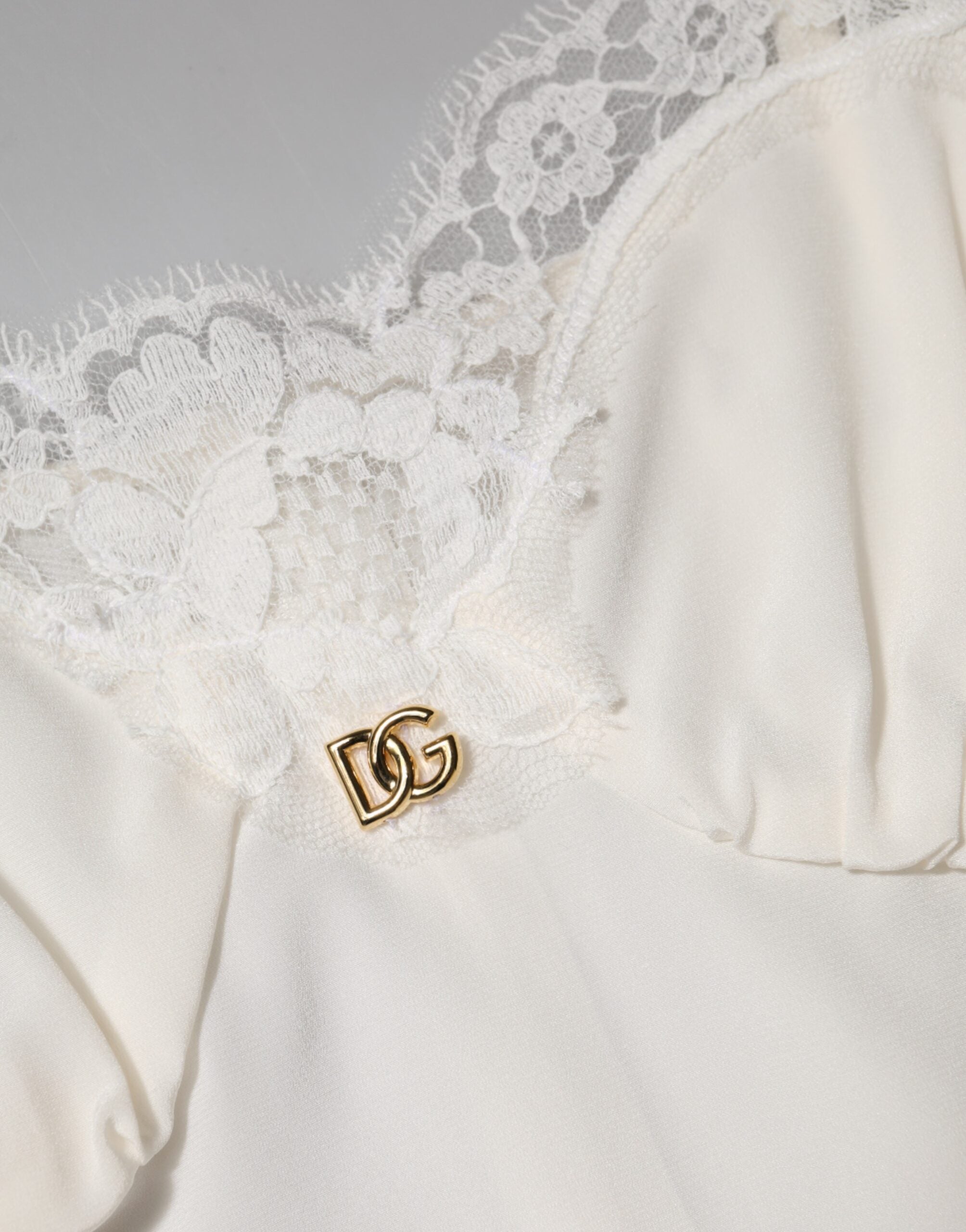 Dolce &amp; Gabbana – Nachtwäsche aus weißer Spitze und goldenem DG-Logo