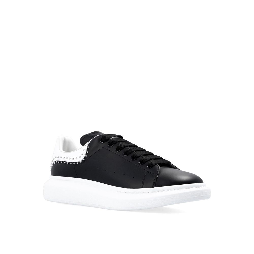 Übergroße Sneakers mit Nieten von Alexander McQueen