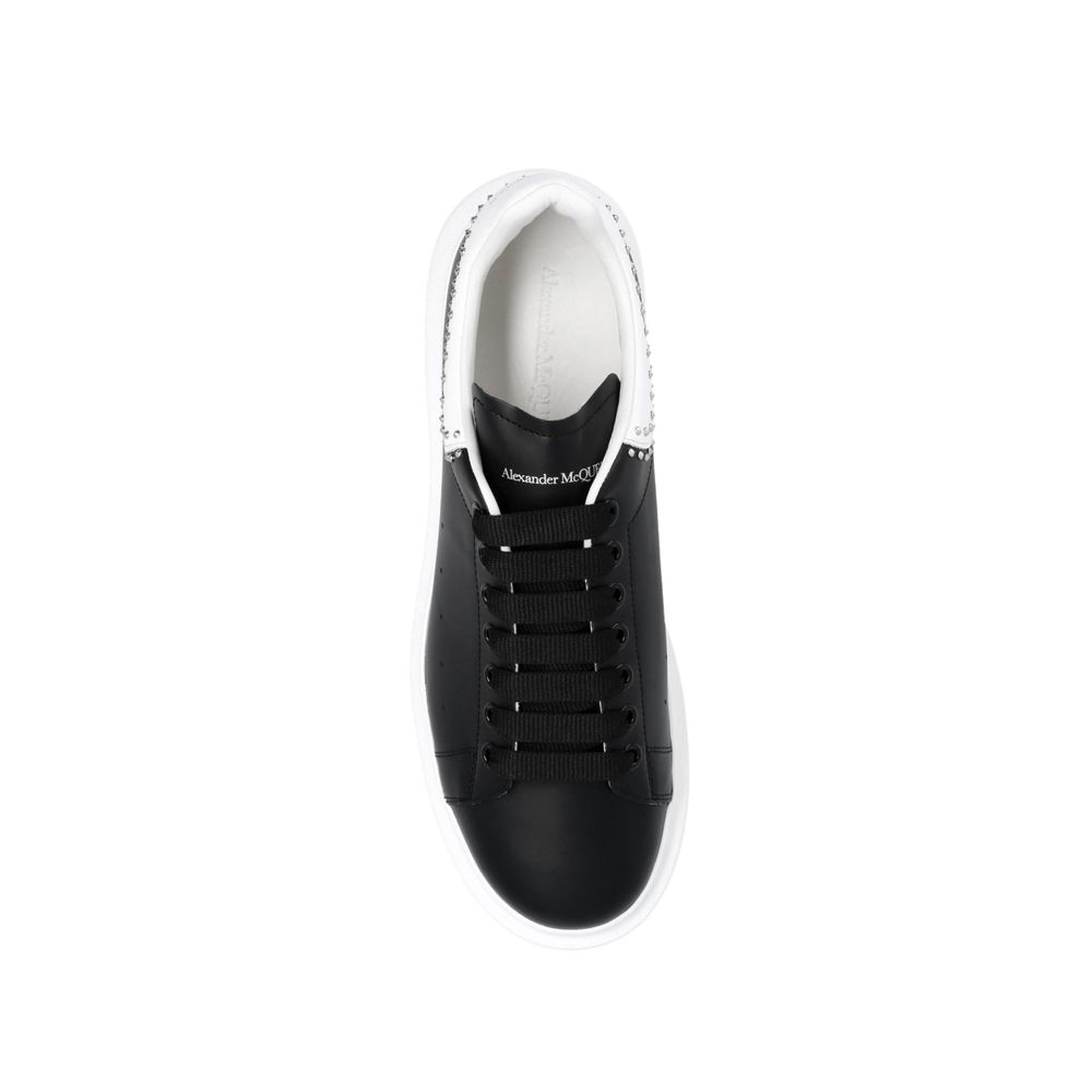 Übergroße Sneakers mit Nieten von Alexander McQueen
