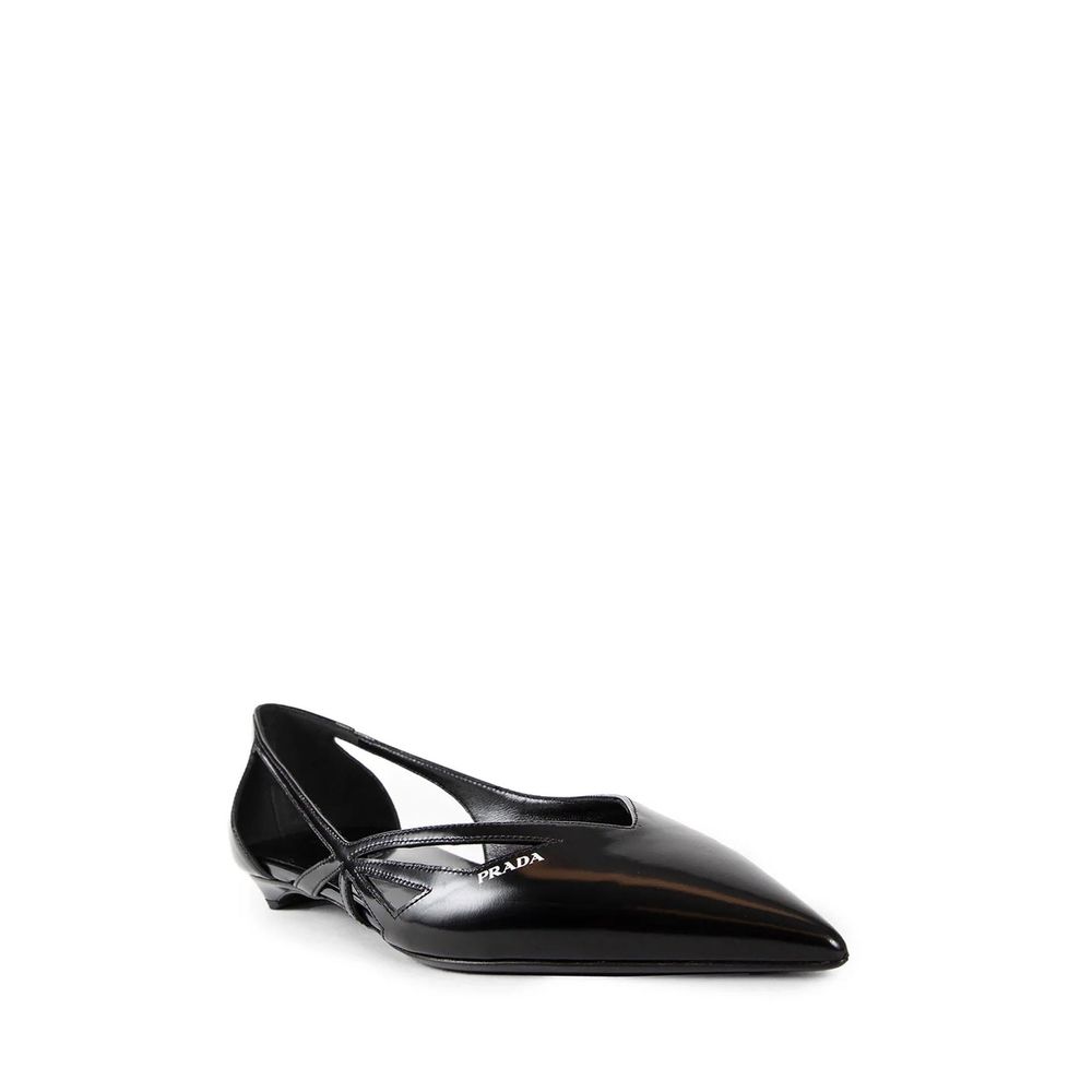 Prada – Ballerinas aus gebürstetem Leder mit Cut-Outs