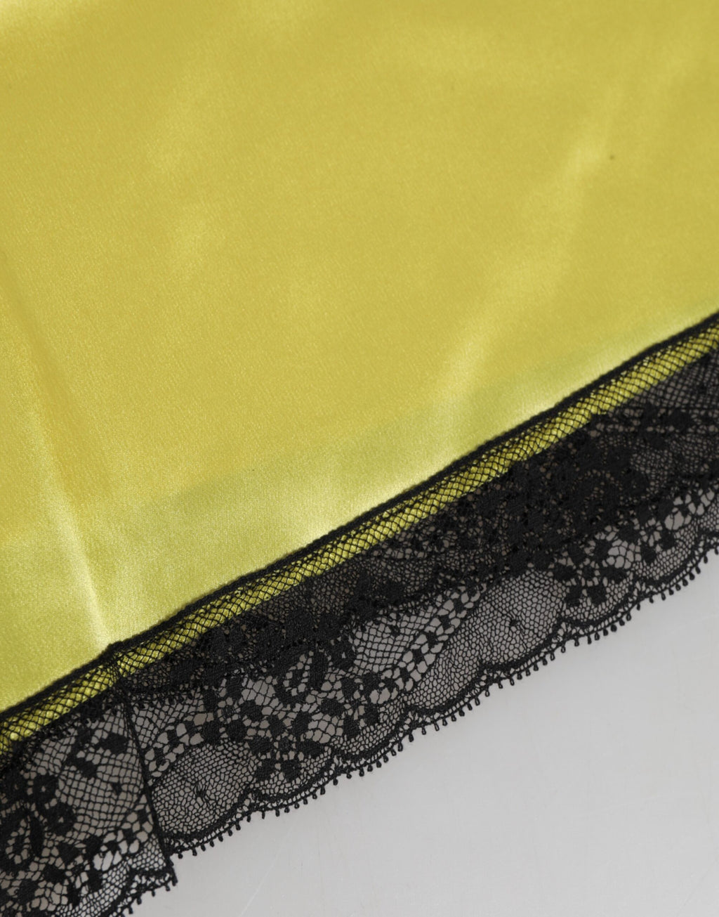 Dolce &amp; Gabbana – Gelbe Satin-Seiden-Unterhosen mit mittlerer Taille