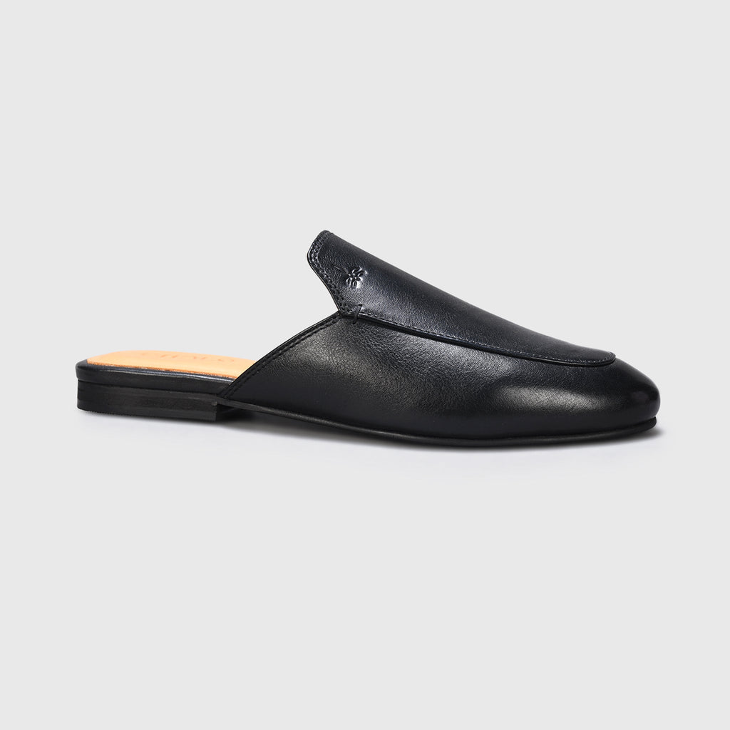 Chappal in Black