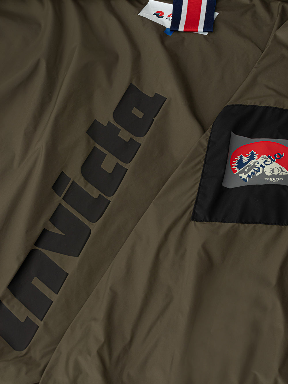 Black Windbreaker Invicta