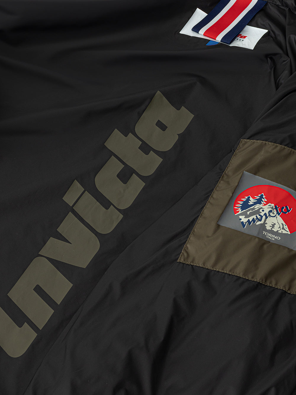 Green Windbreaker Invicta