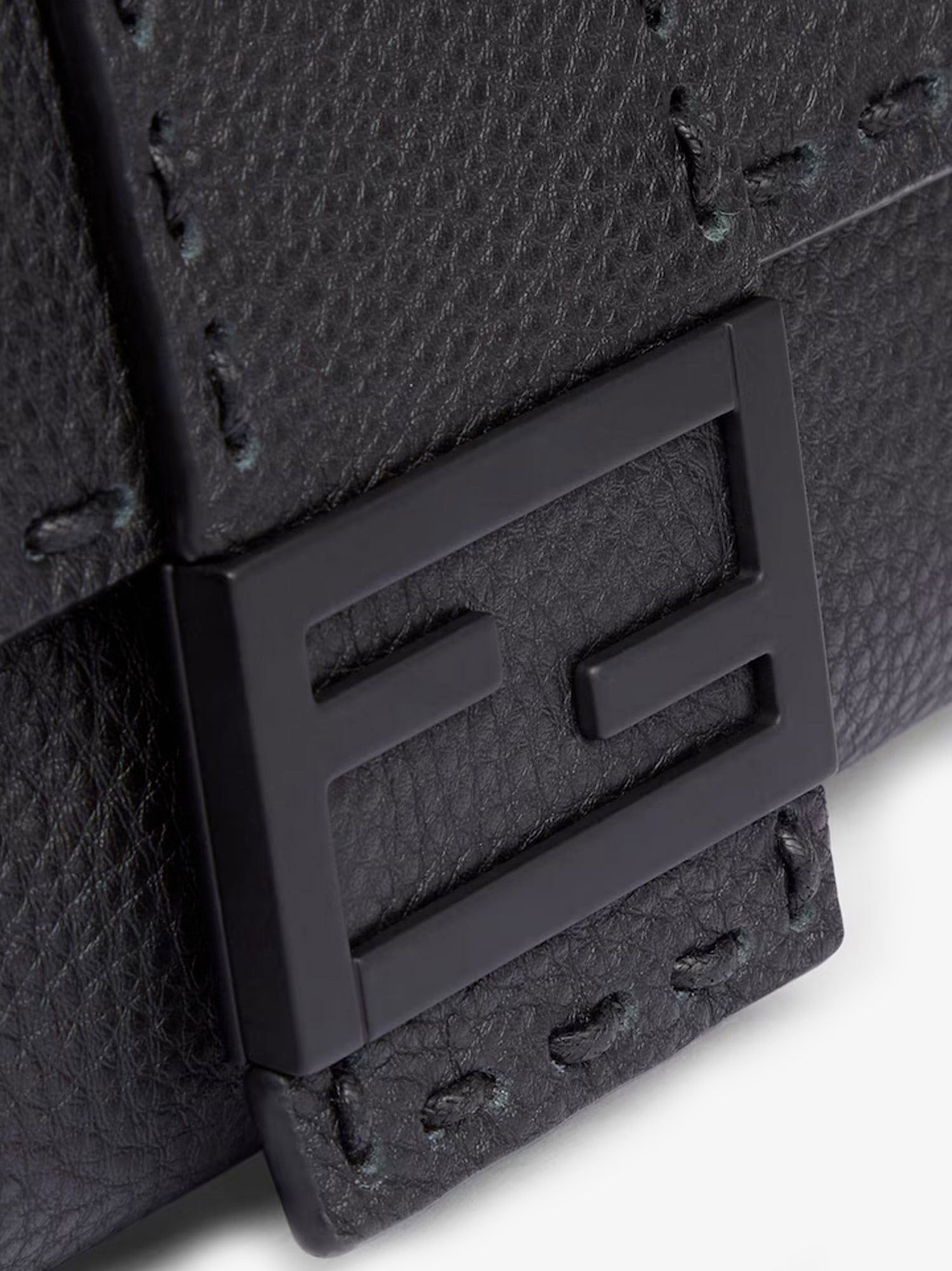 Fendi Baguette leather shoulder bag with Selleria stitchings