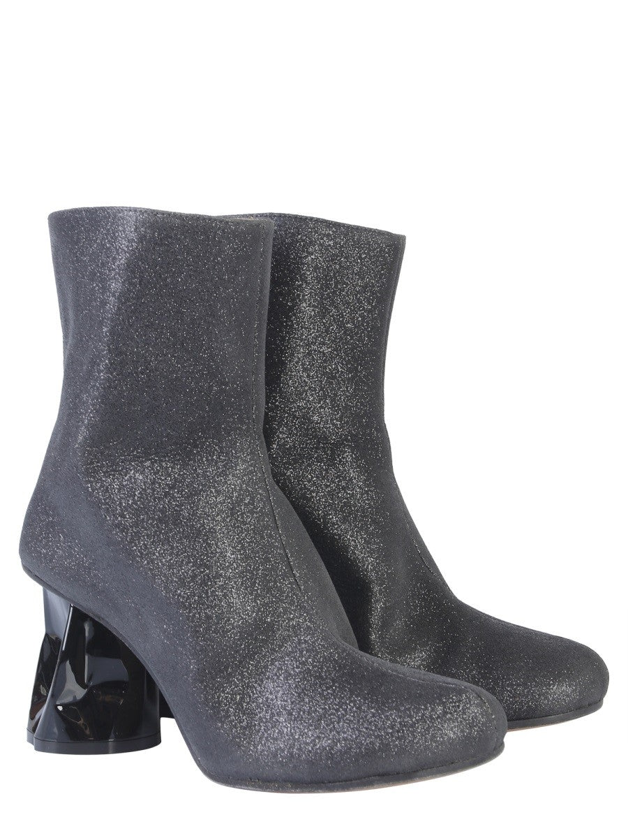 boot-with-crushed-heel
