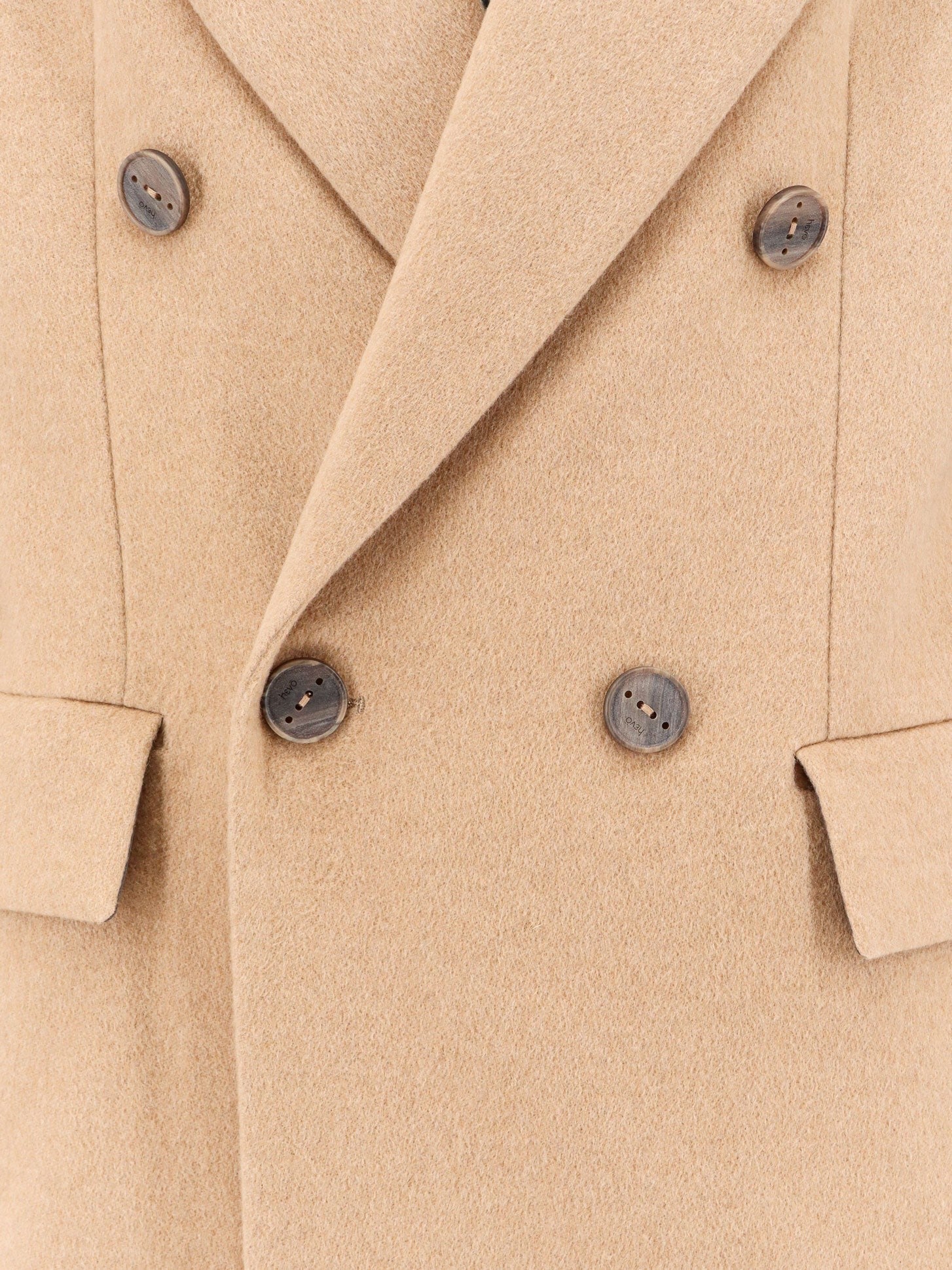 Hevo Cashmere coat with satin lining