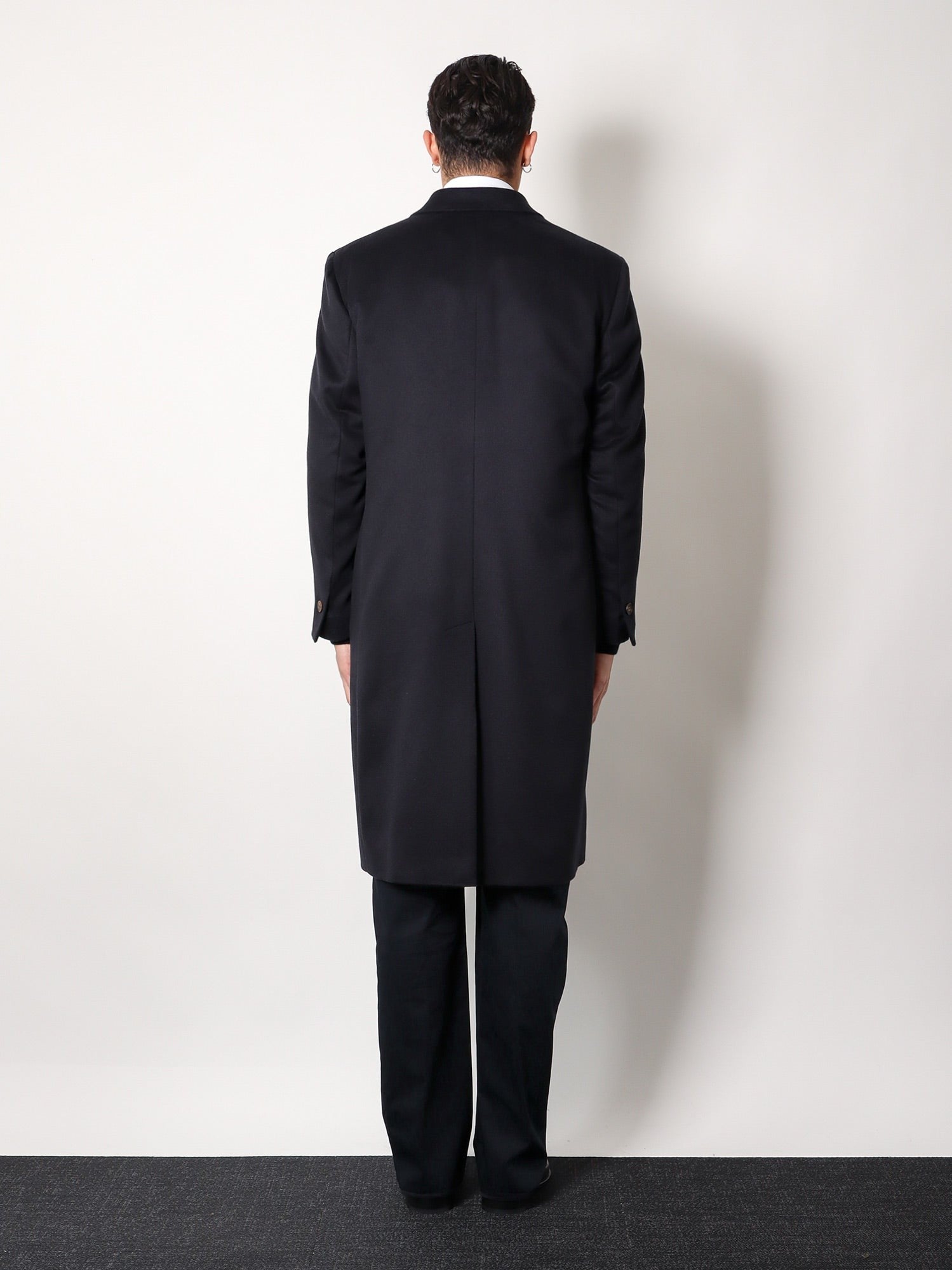 Hevo Cashmere coat with satin lining