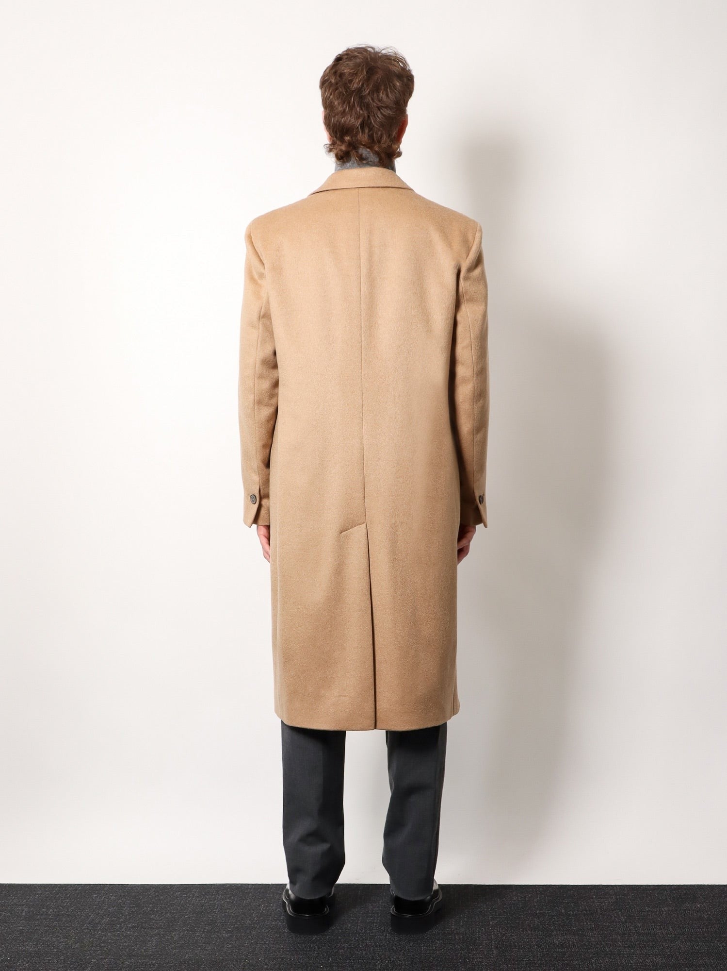 Hevo Cashmere coat with satin lining