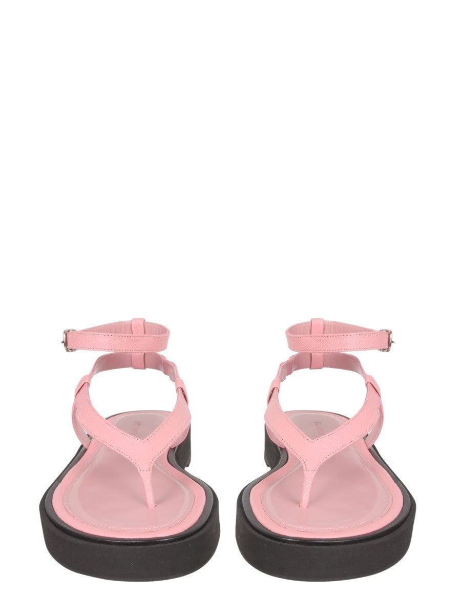 cece-thong-sandals