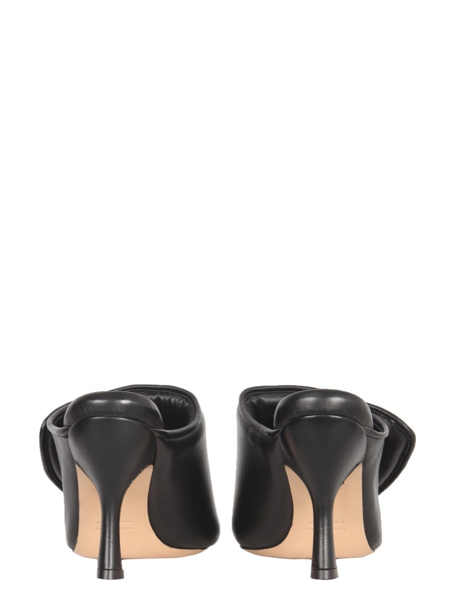 gia-2-puffy-sandals