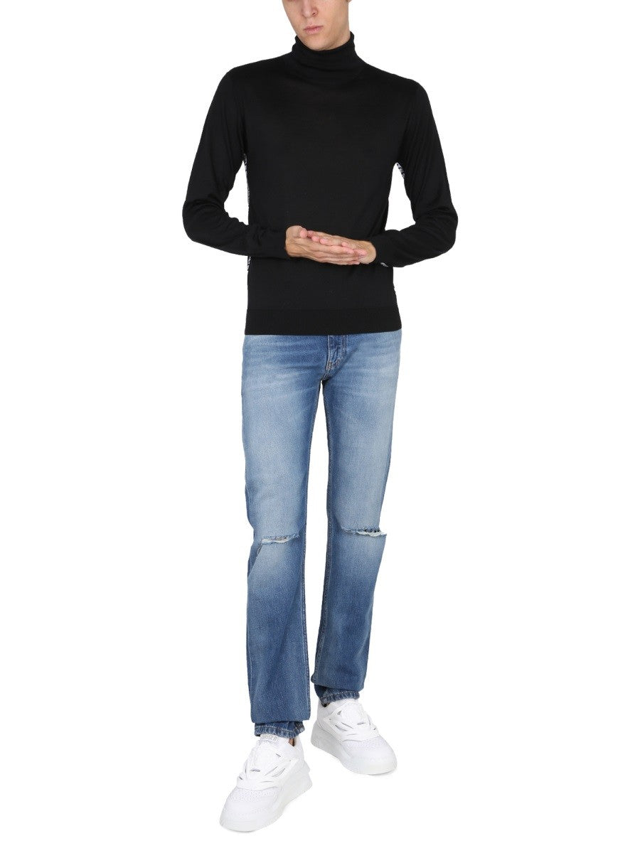 Versace JEANS CON PATCH LOGO