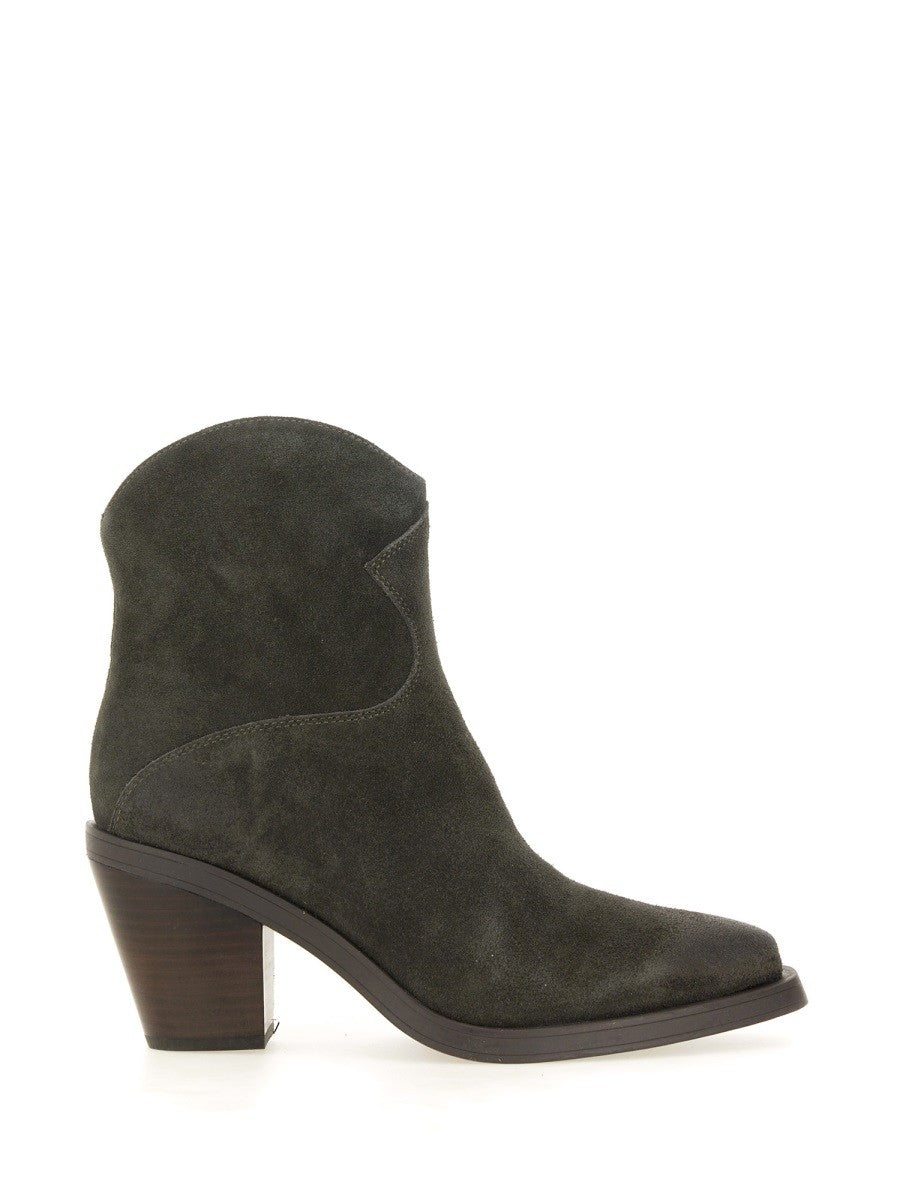 judy-boot