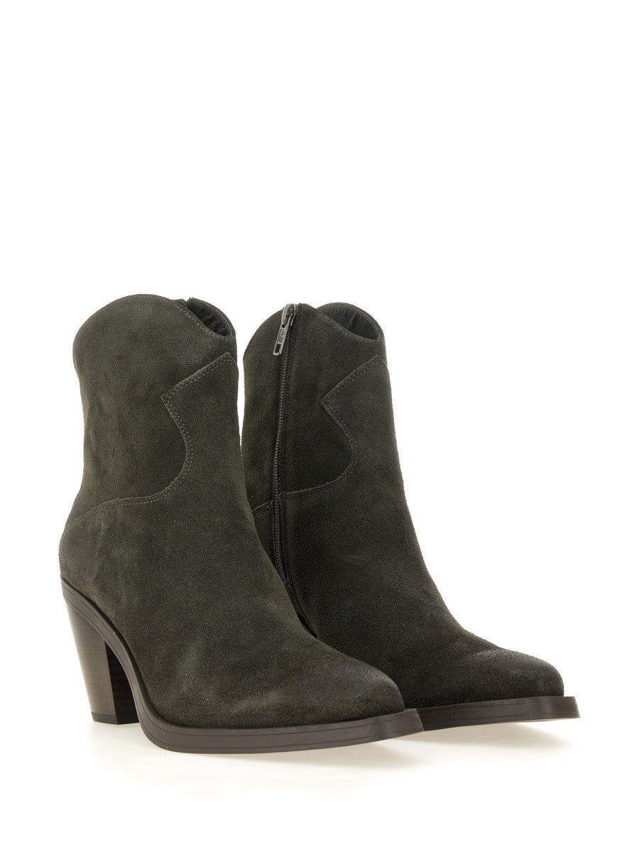 judy-boot