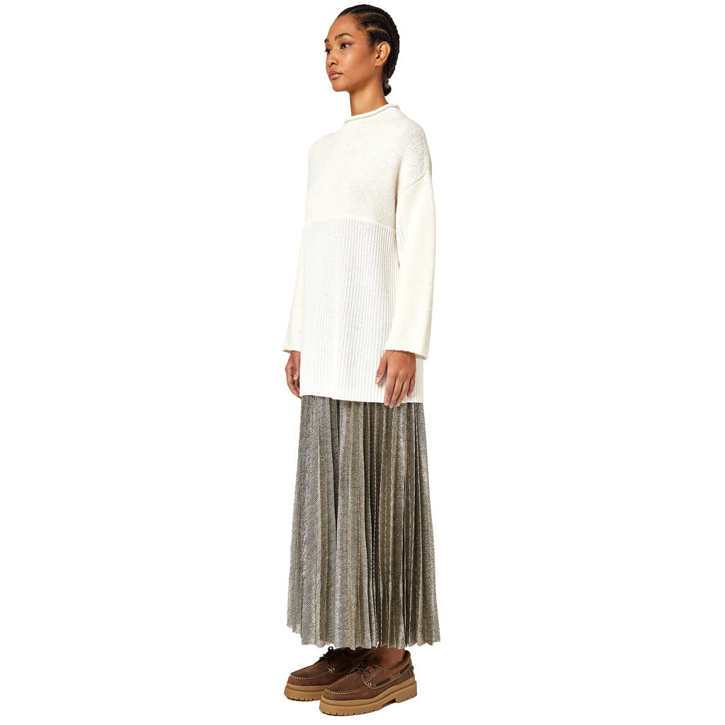 Alpha Studio Wool Sweater Over Match Yarn — view 4
