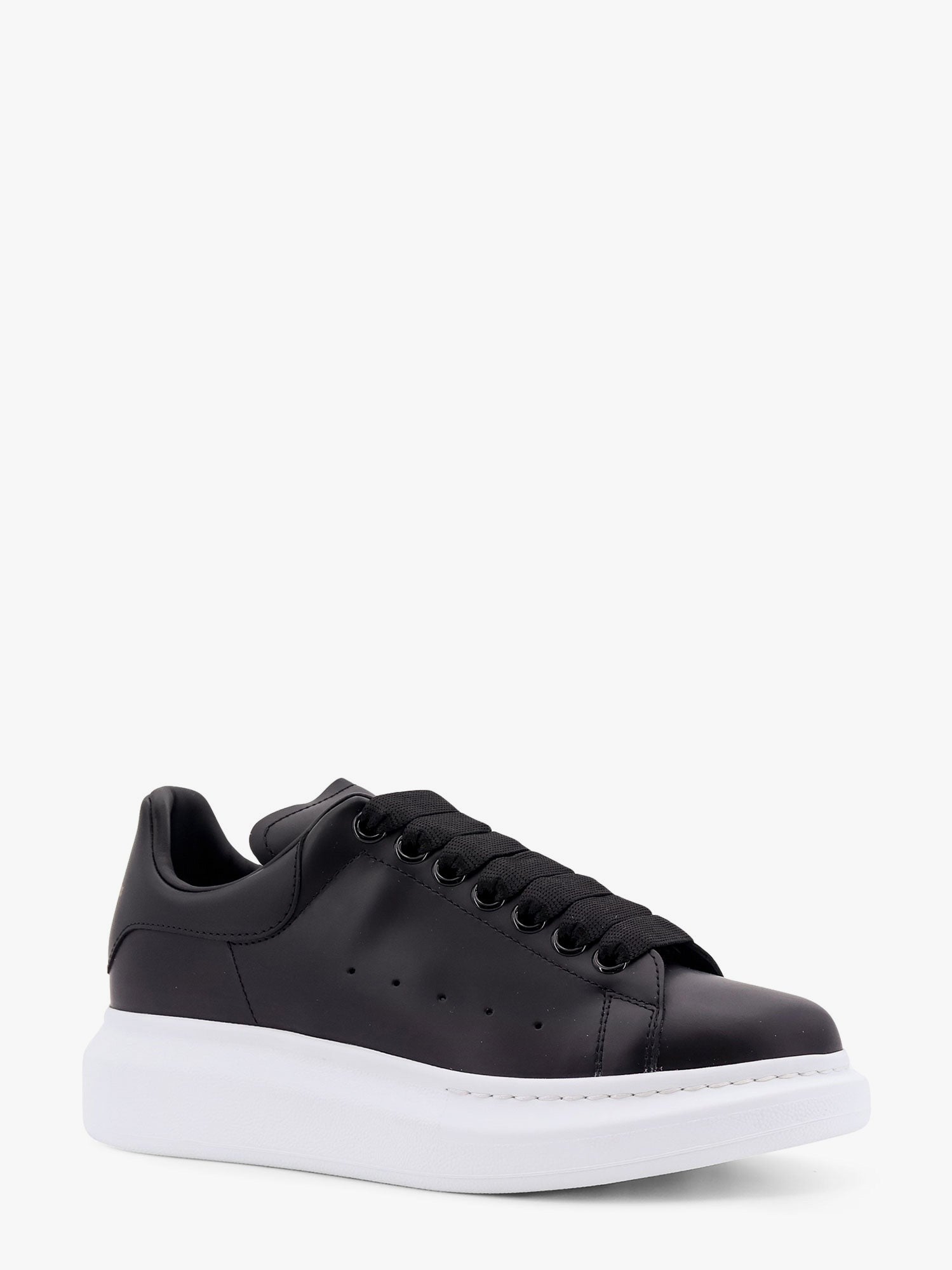 Alexander Mcqueen Larry leather sneakers with logo detail on the back