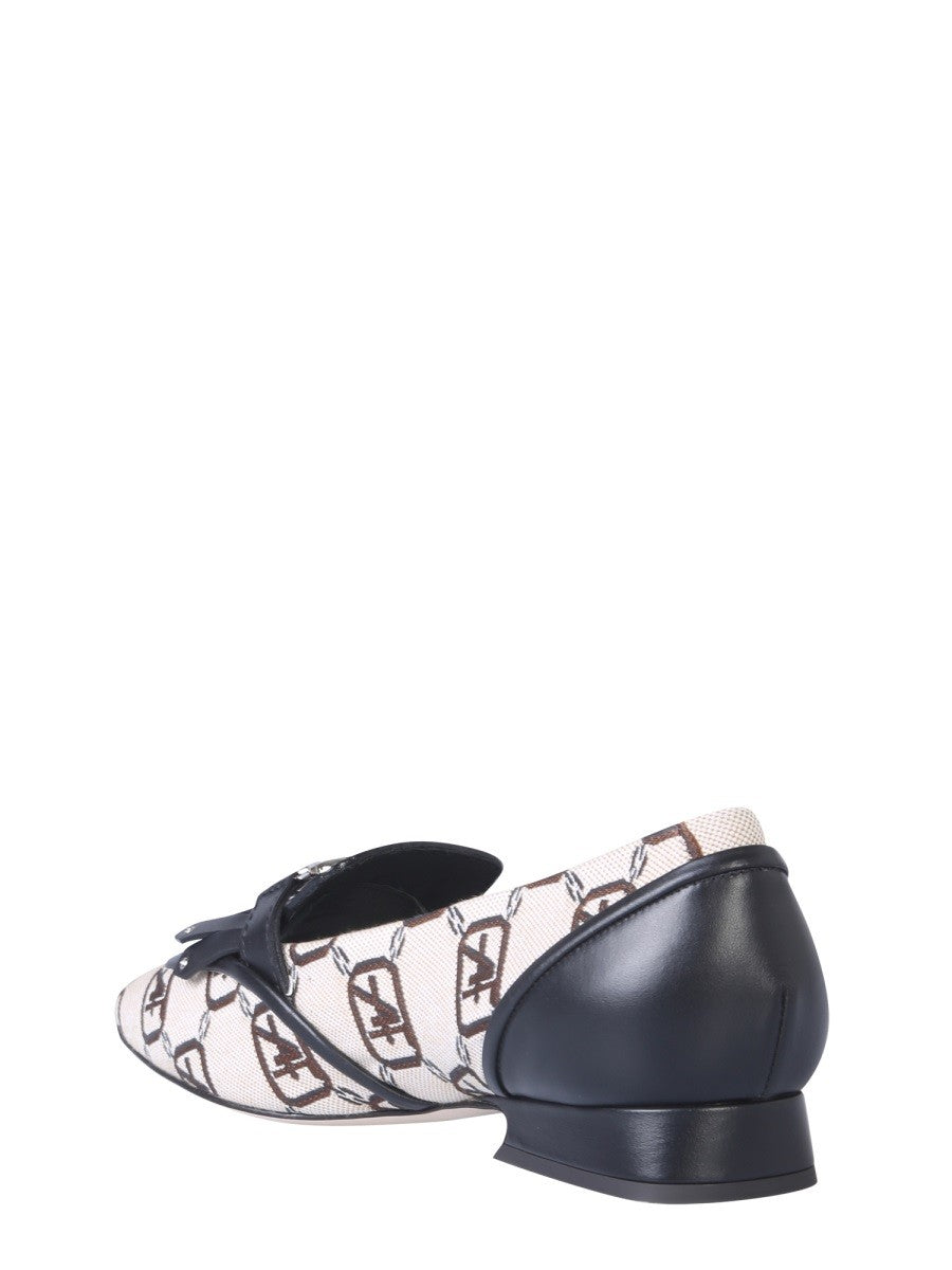 logo-moccasin
