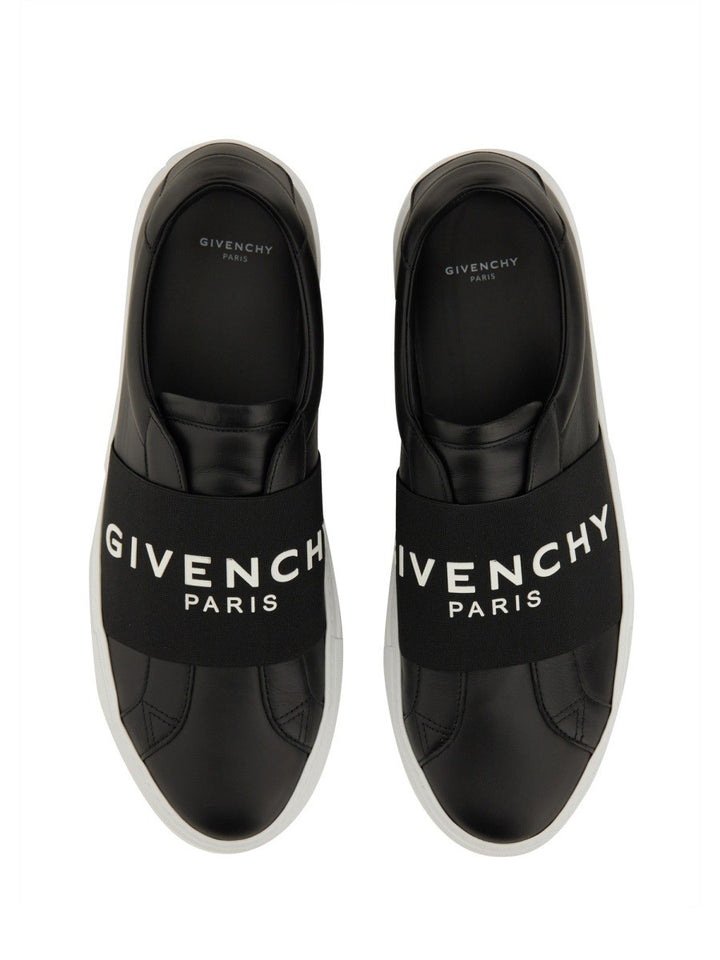 Givenchy LOW TOP SNEAKER WITH LOGO