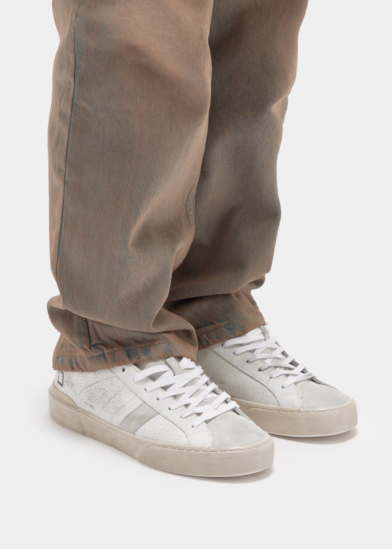 hill low used white