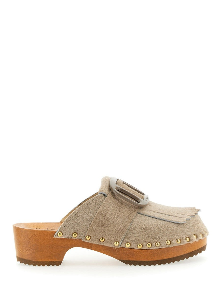 sandal-seberg