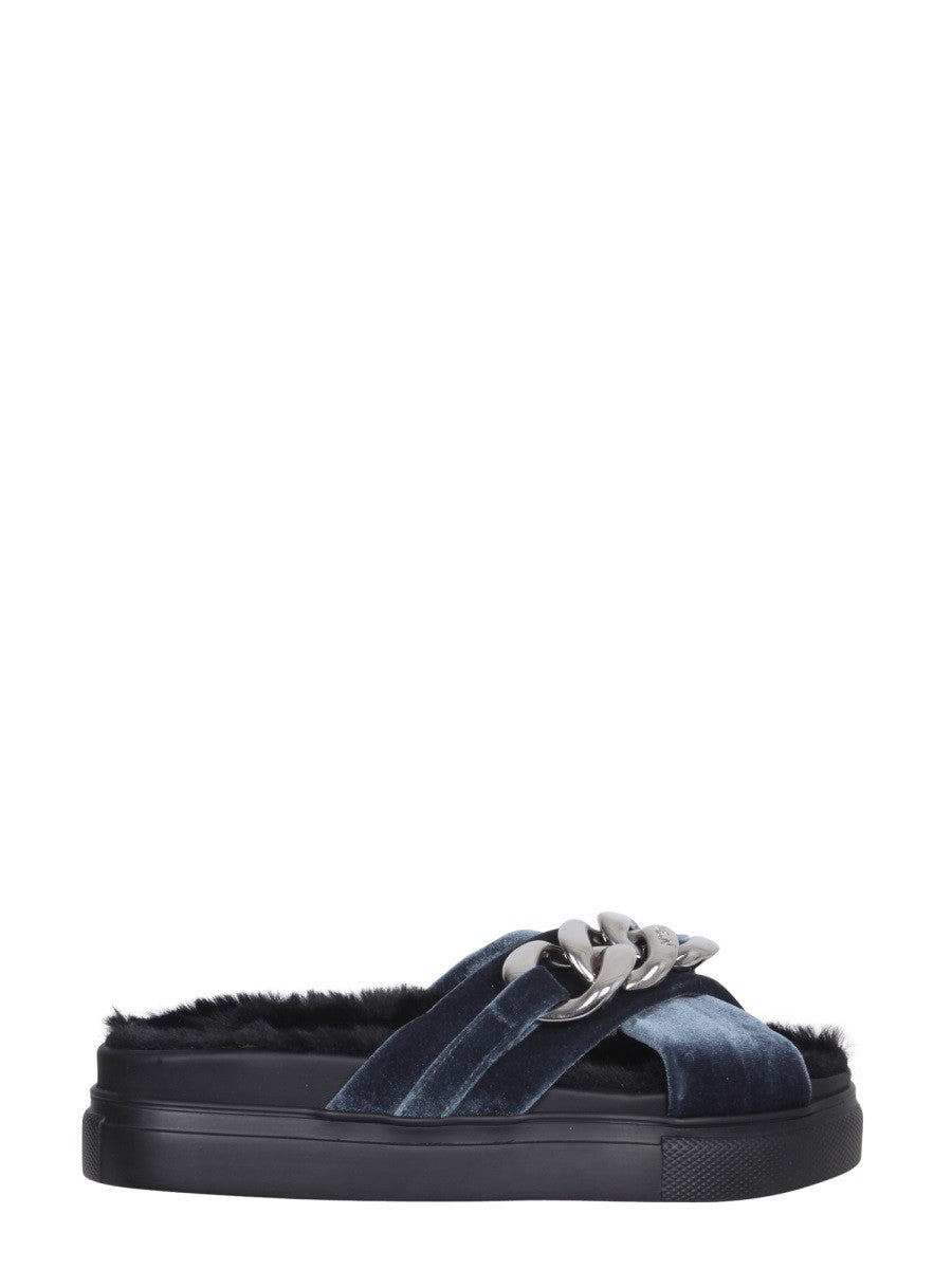 sandals-with-oversized-chain