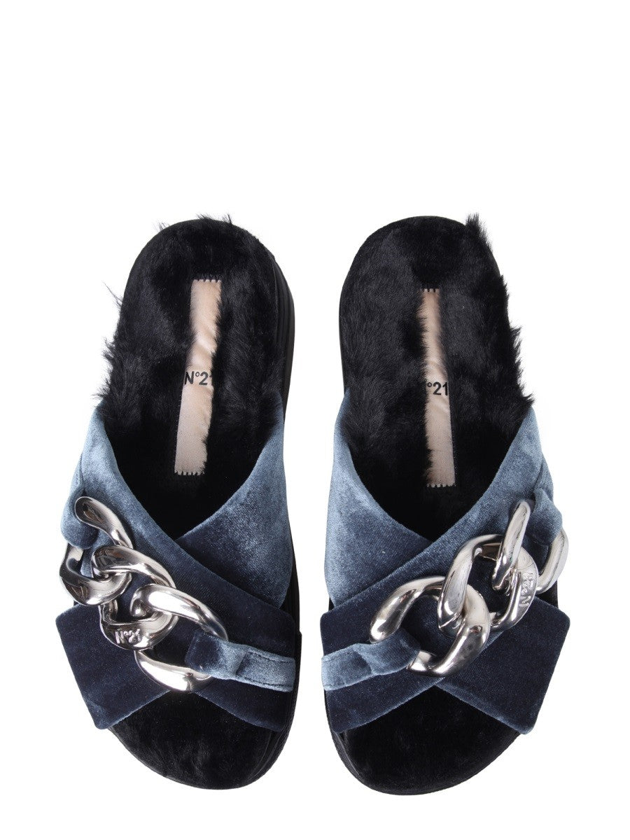 sandals-with-oversized-chain