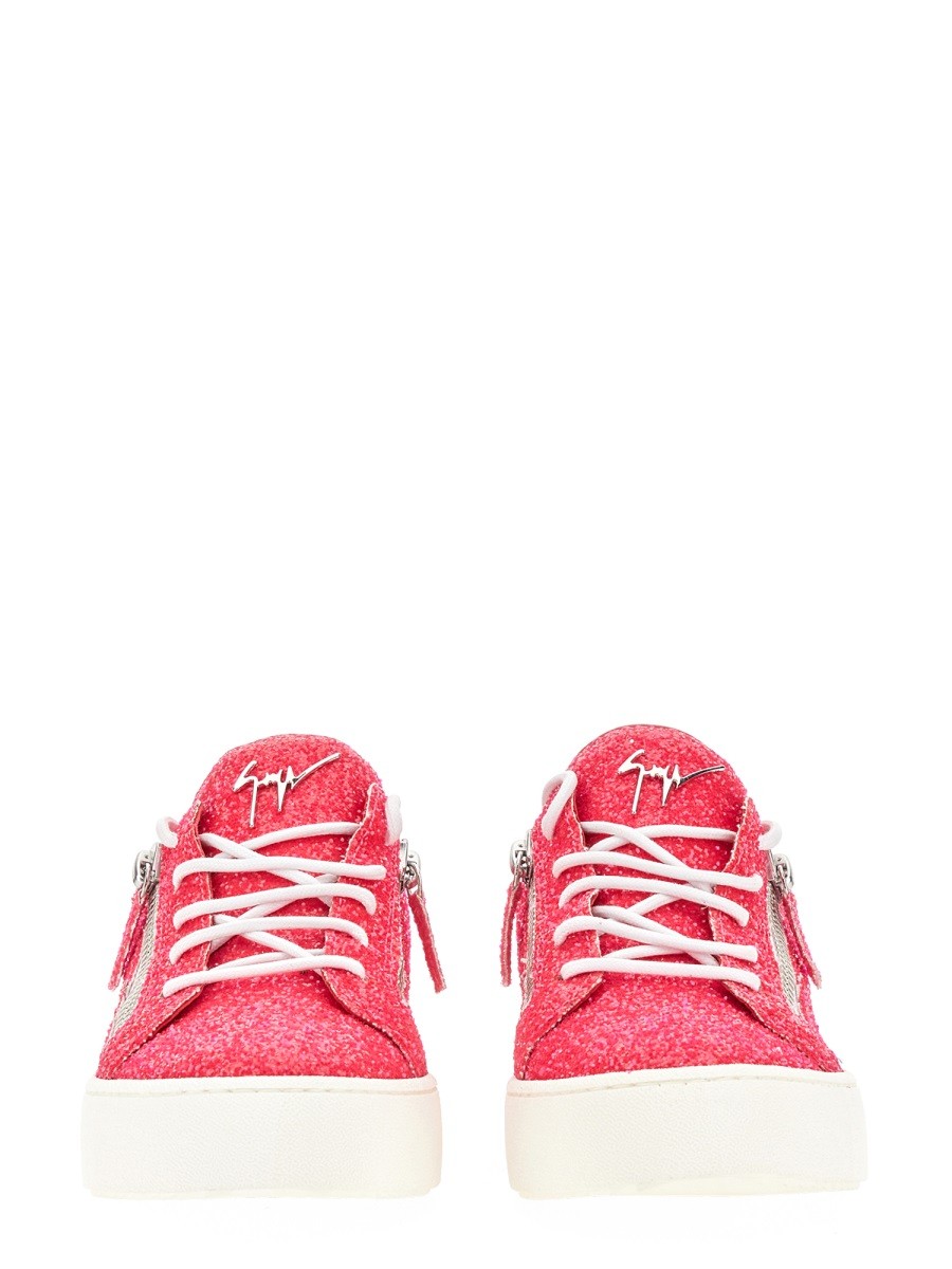sneaker-gail