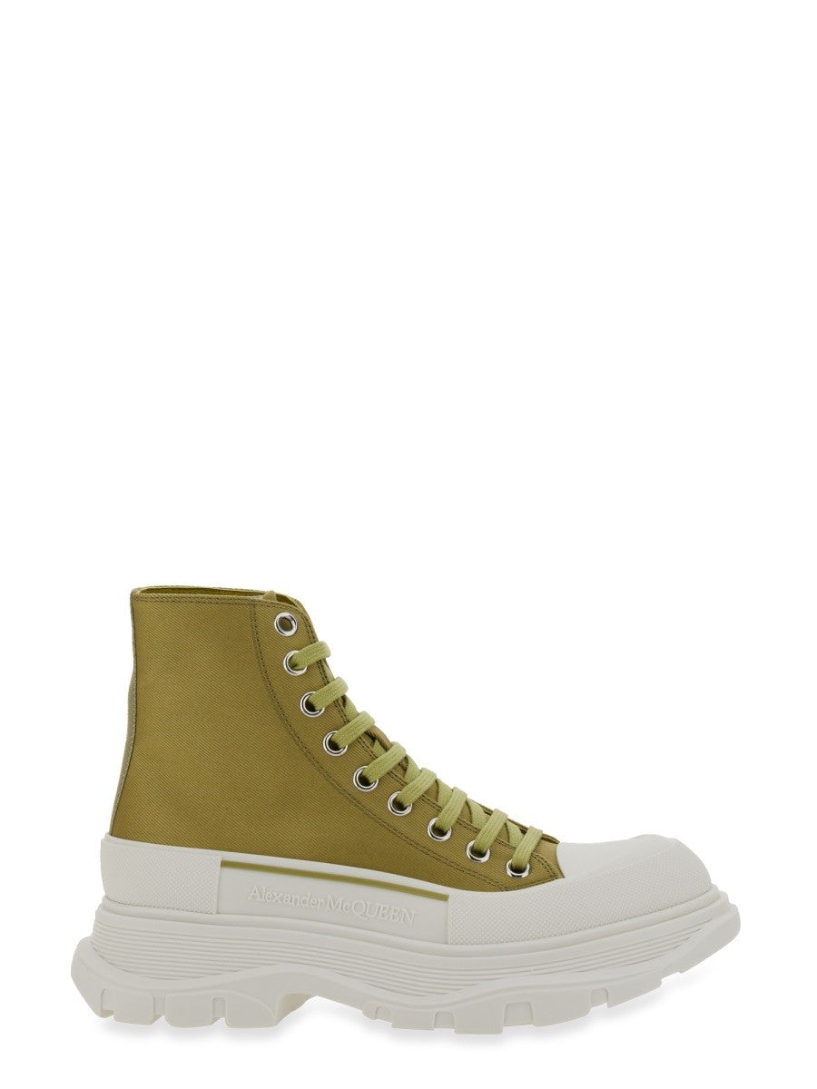 sneaker-tread-slick
