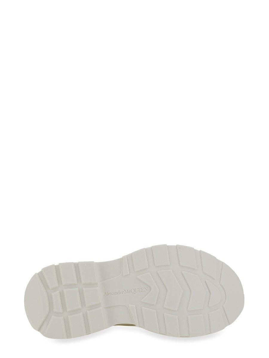 sneaker-tread-slick