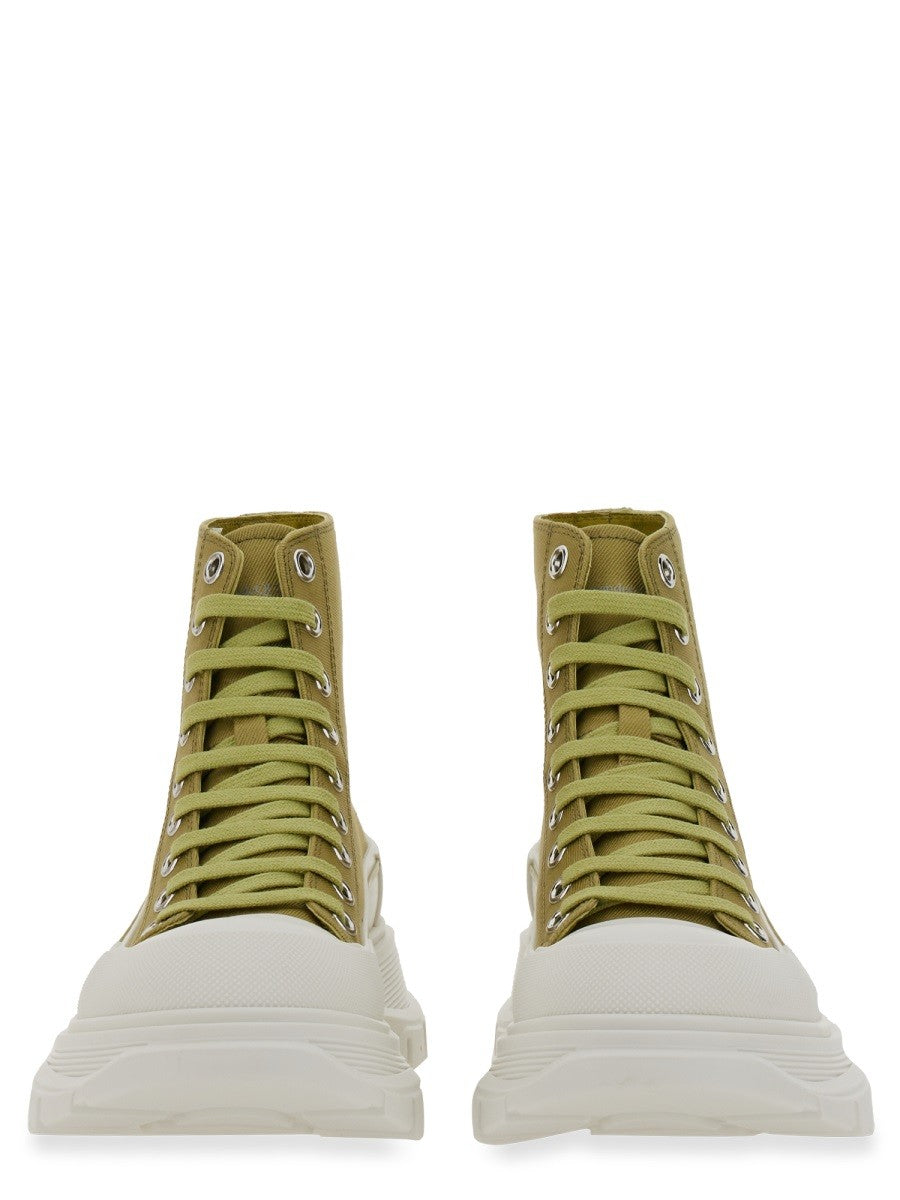 sneaker-tread-slick